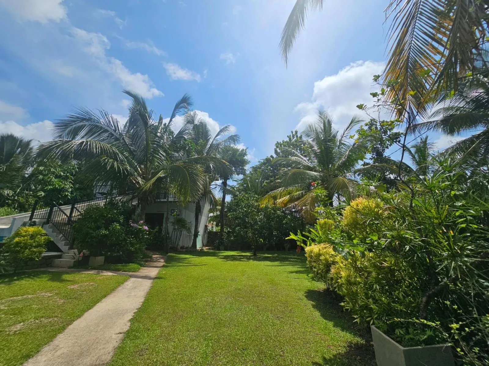 Garden in Optimum Residencies