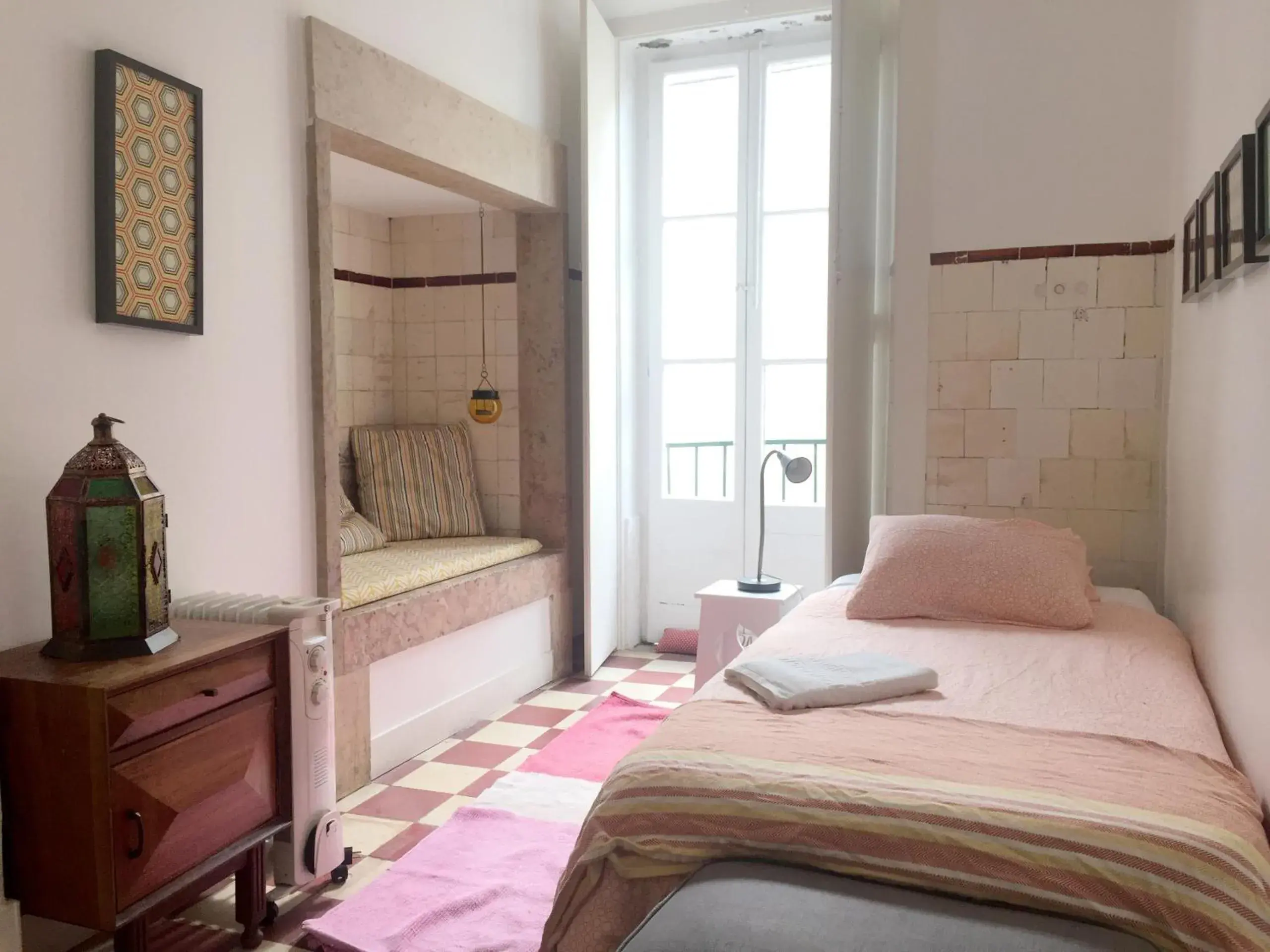 Standard Single Room with Shared Bathroom in The Color Hostel Standard Single Room with Shared Bathroom in The Color Hostel