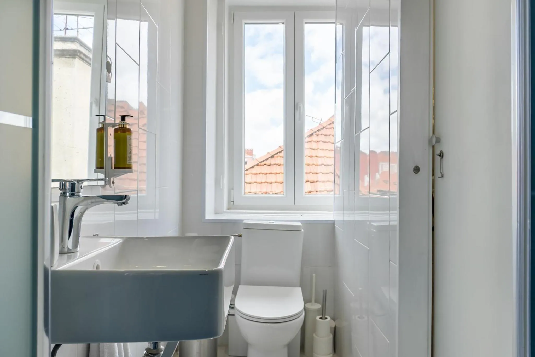 Toilet in The Color Hostel