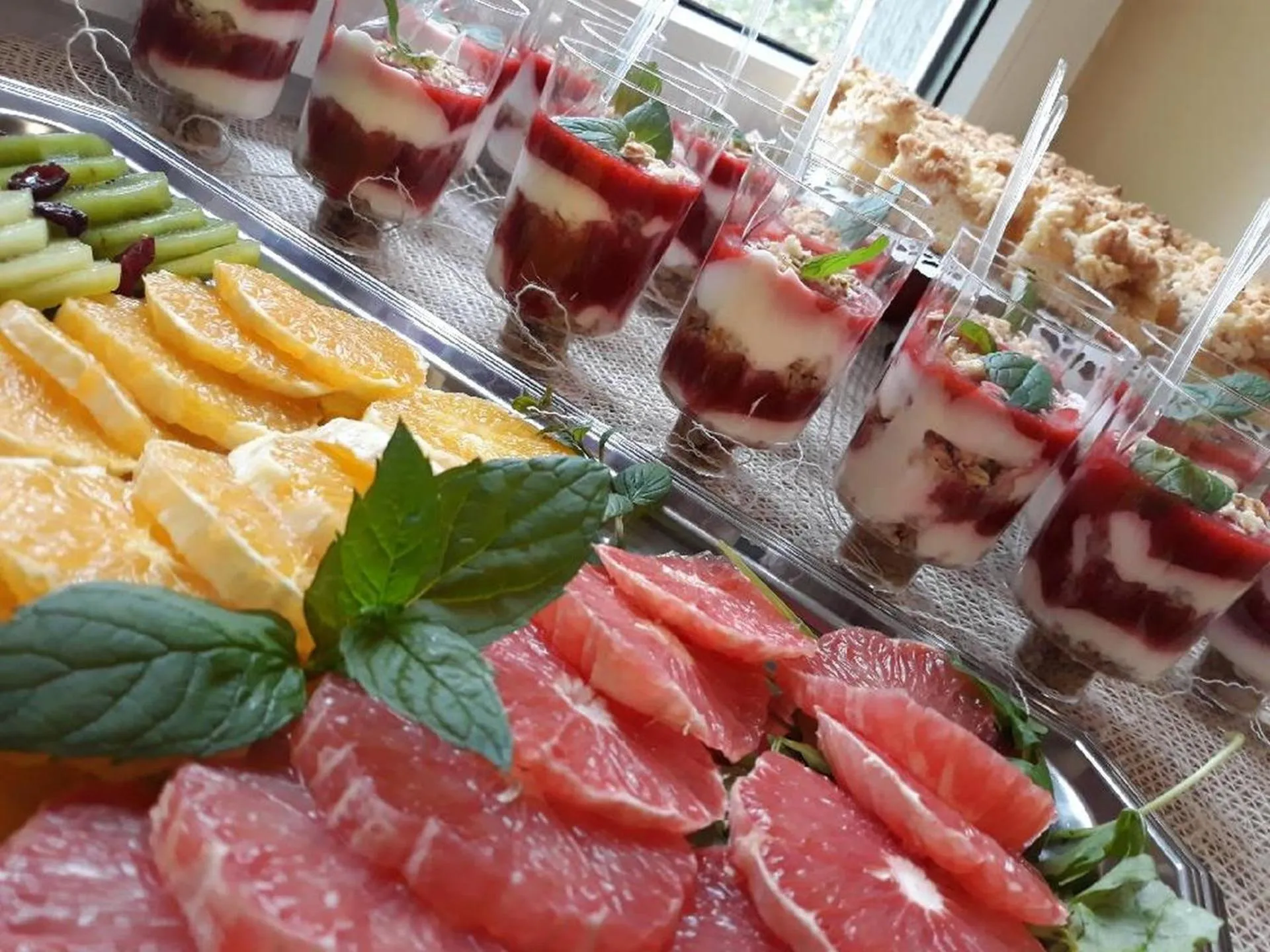 Restaurant/places to eat in Hotel Inner City