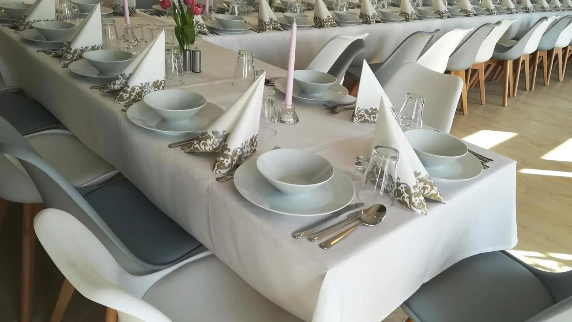 Restaurant/places to eat in Hotel Inner City