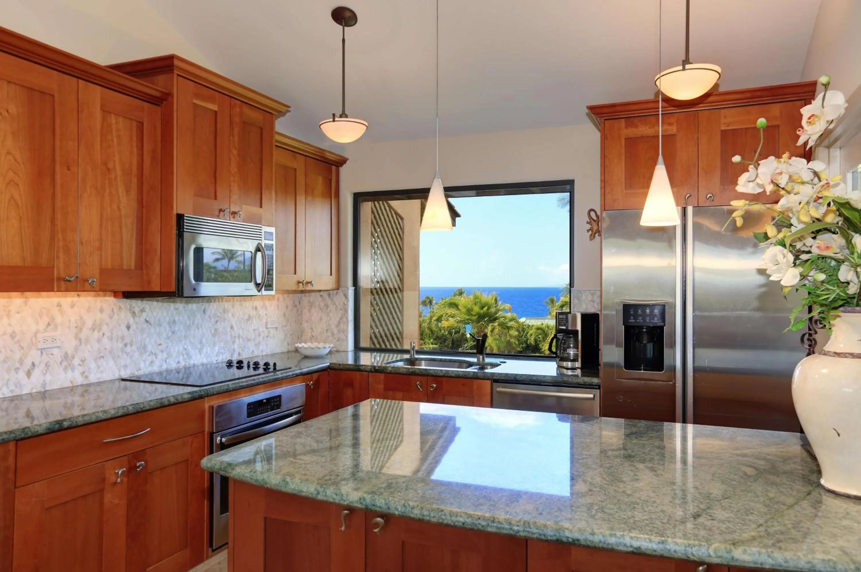 Photo of the whole room in Wailea Ekahi Village - CoralTree Residence Collection