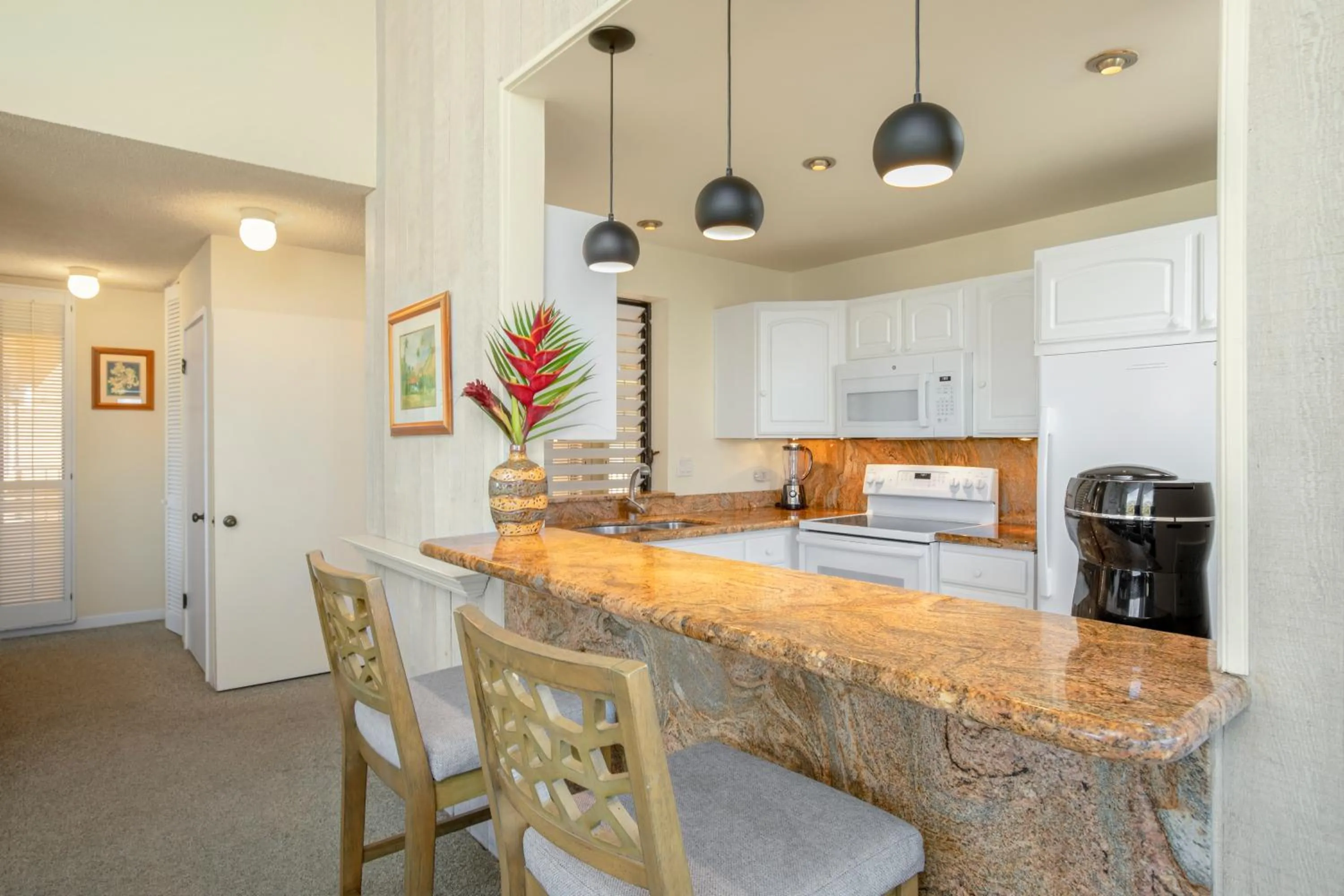Kitchen or kitchenette in Wailea Ekahi Village - CoralTree Residence Collection