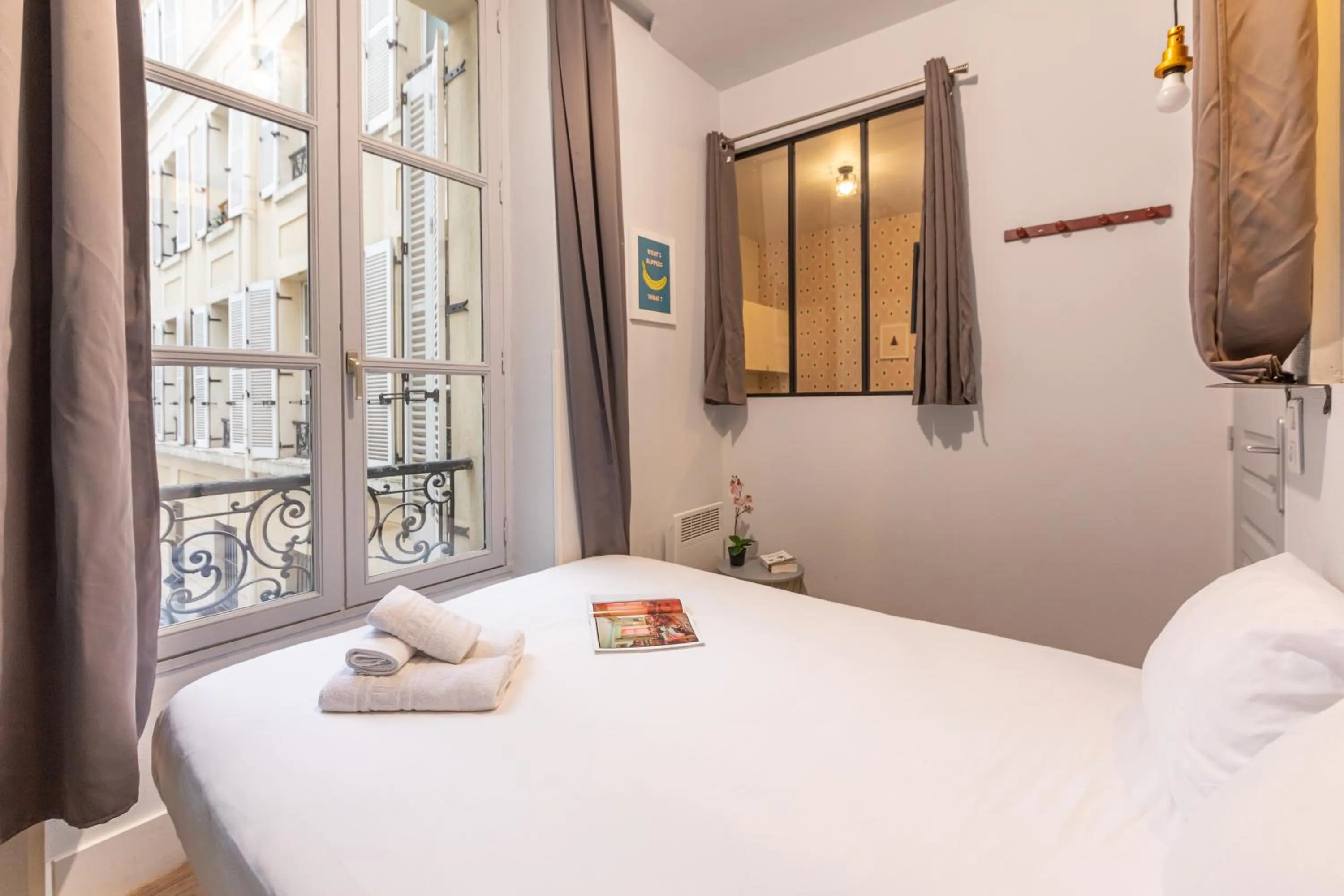 Photo of the whole room, Bed in WS Hôtel de Ville - Musée Pompidou