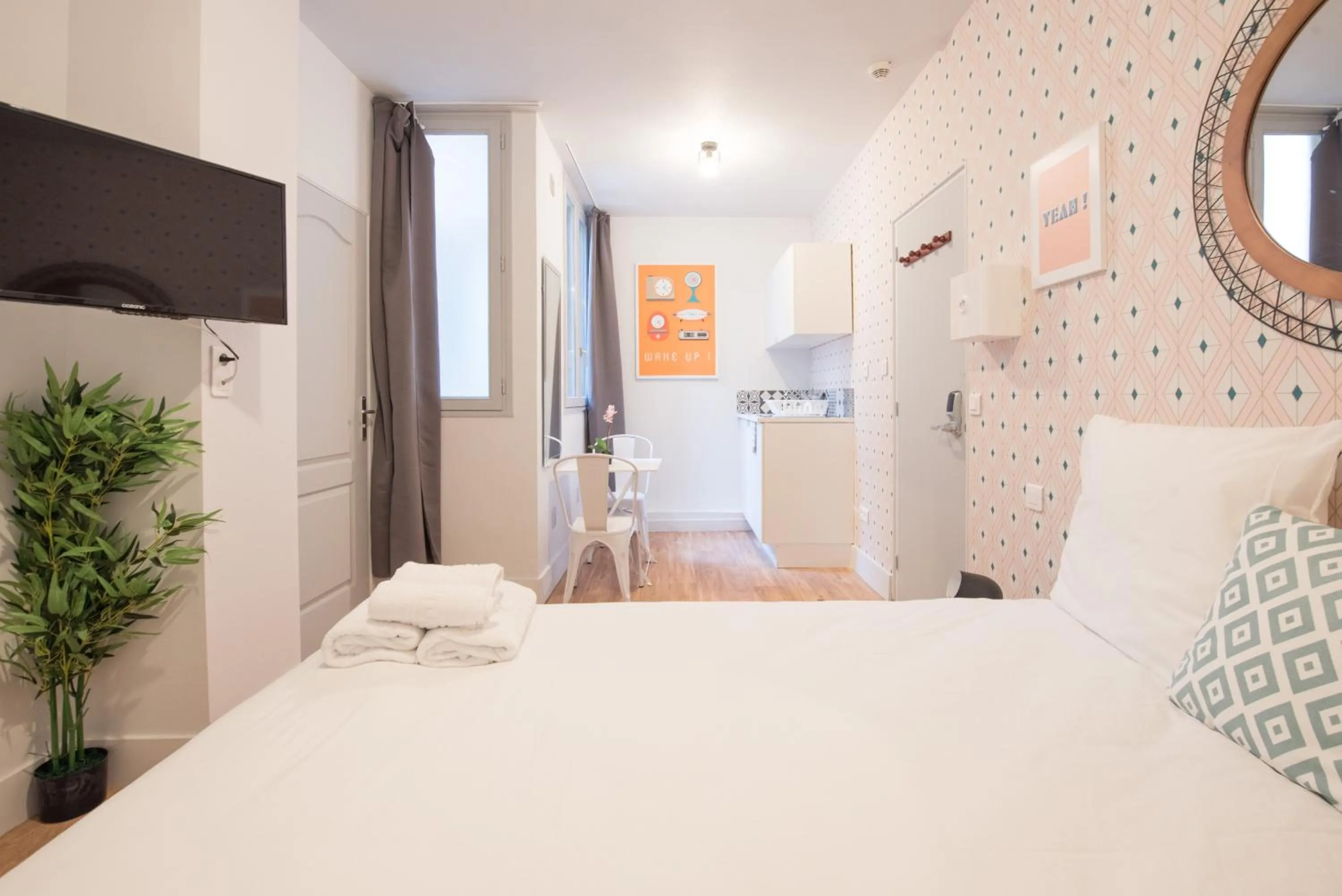 Bedroom, Bed in WS Hôtel de Ville - Musée Pompidou