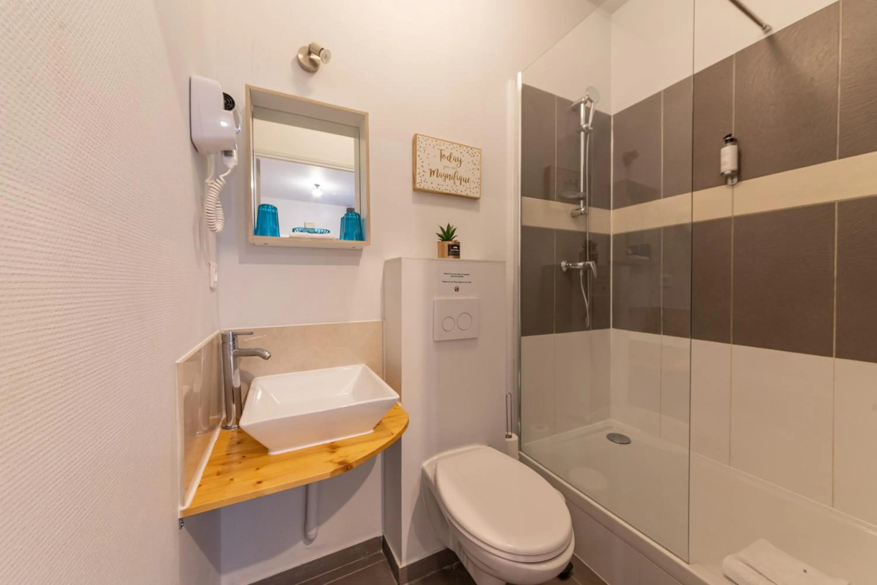 Bathroom in WS Hôtel de Ville - Musée Pompidou