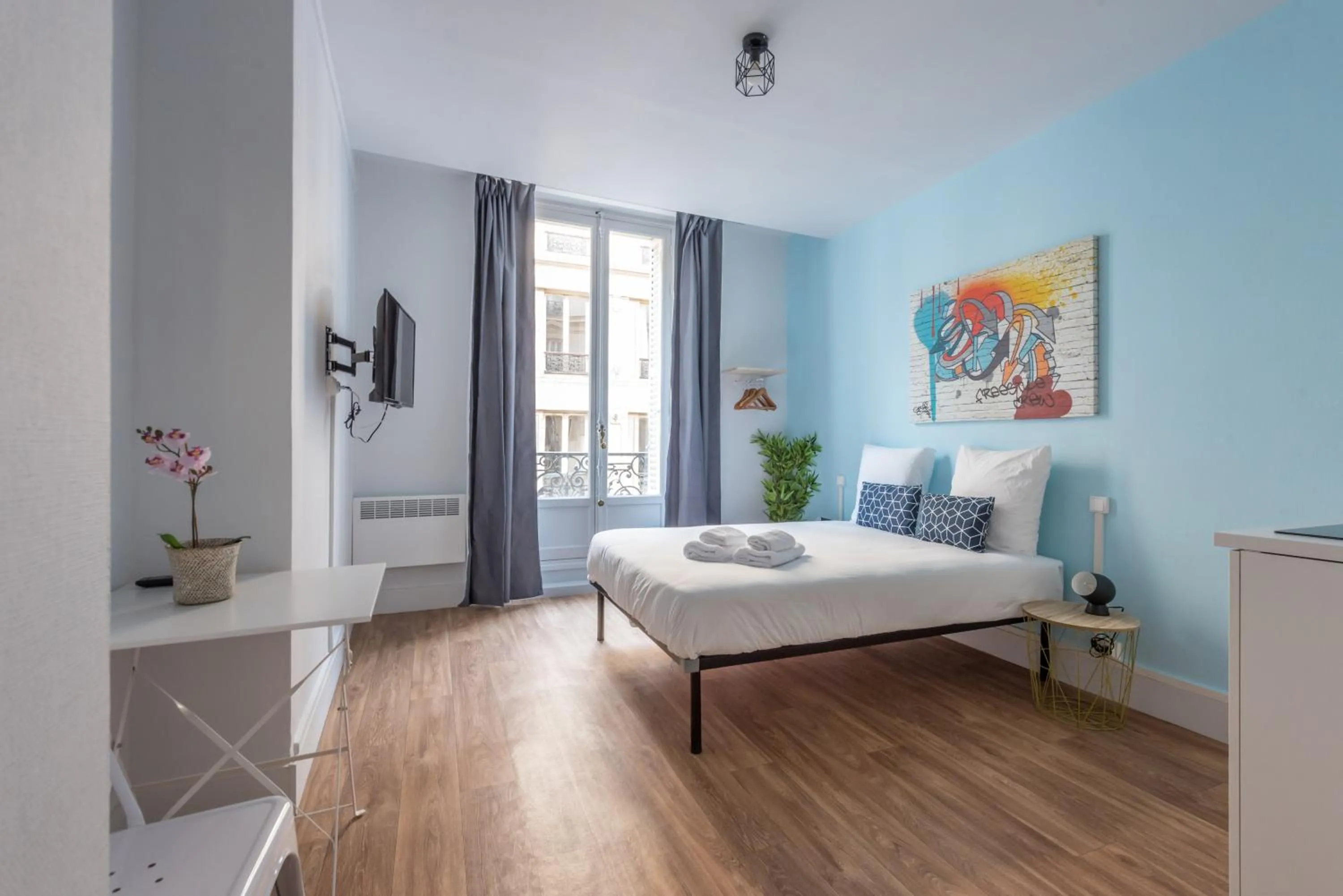 Bedroom, Bed in WS Hôtel de Ville - Musée Pompidou