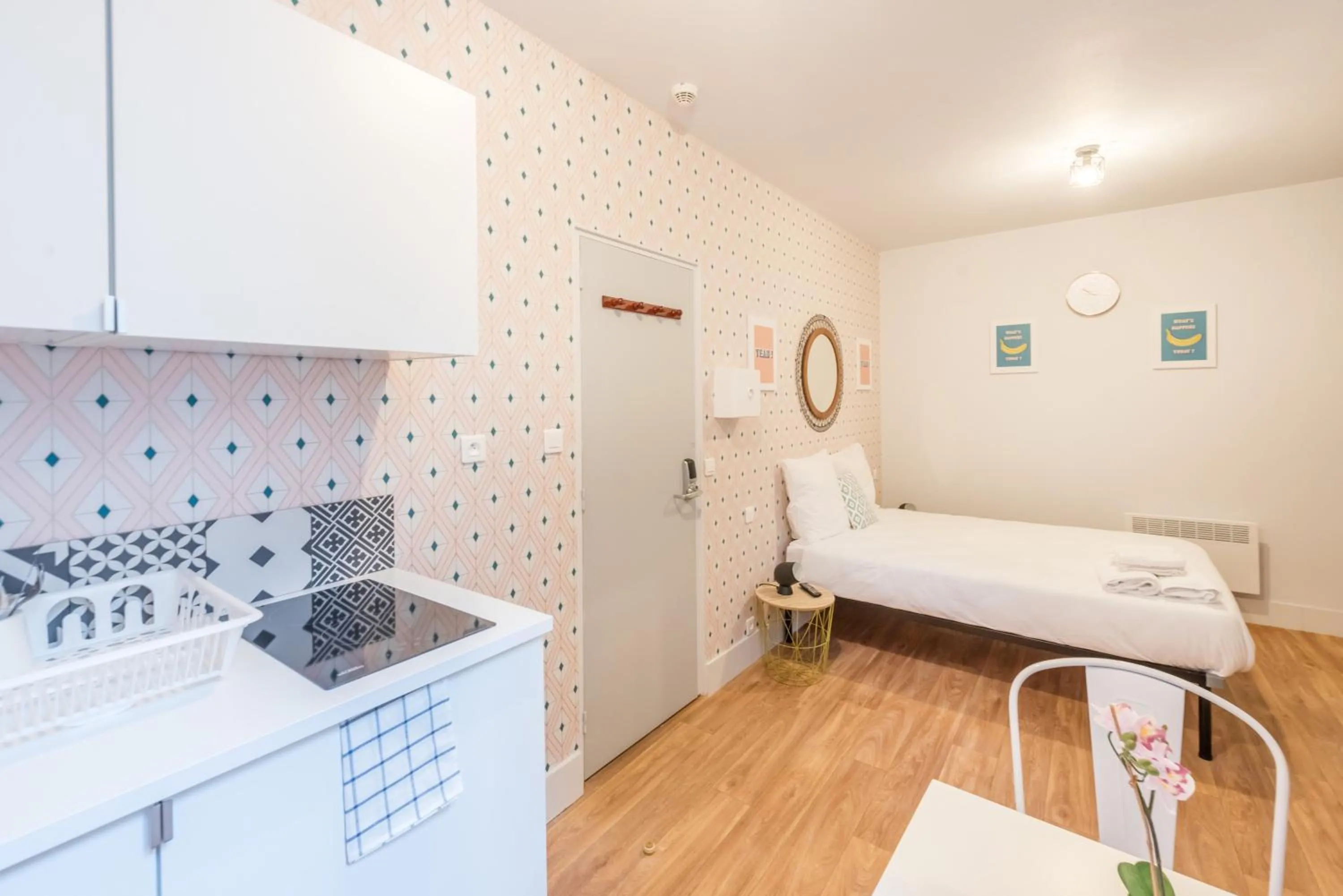 Bedroom, Bed in WS Hôtel de Ville - Musée Pompidou