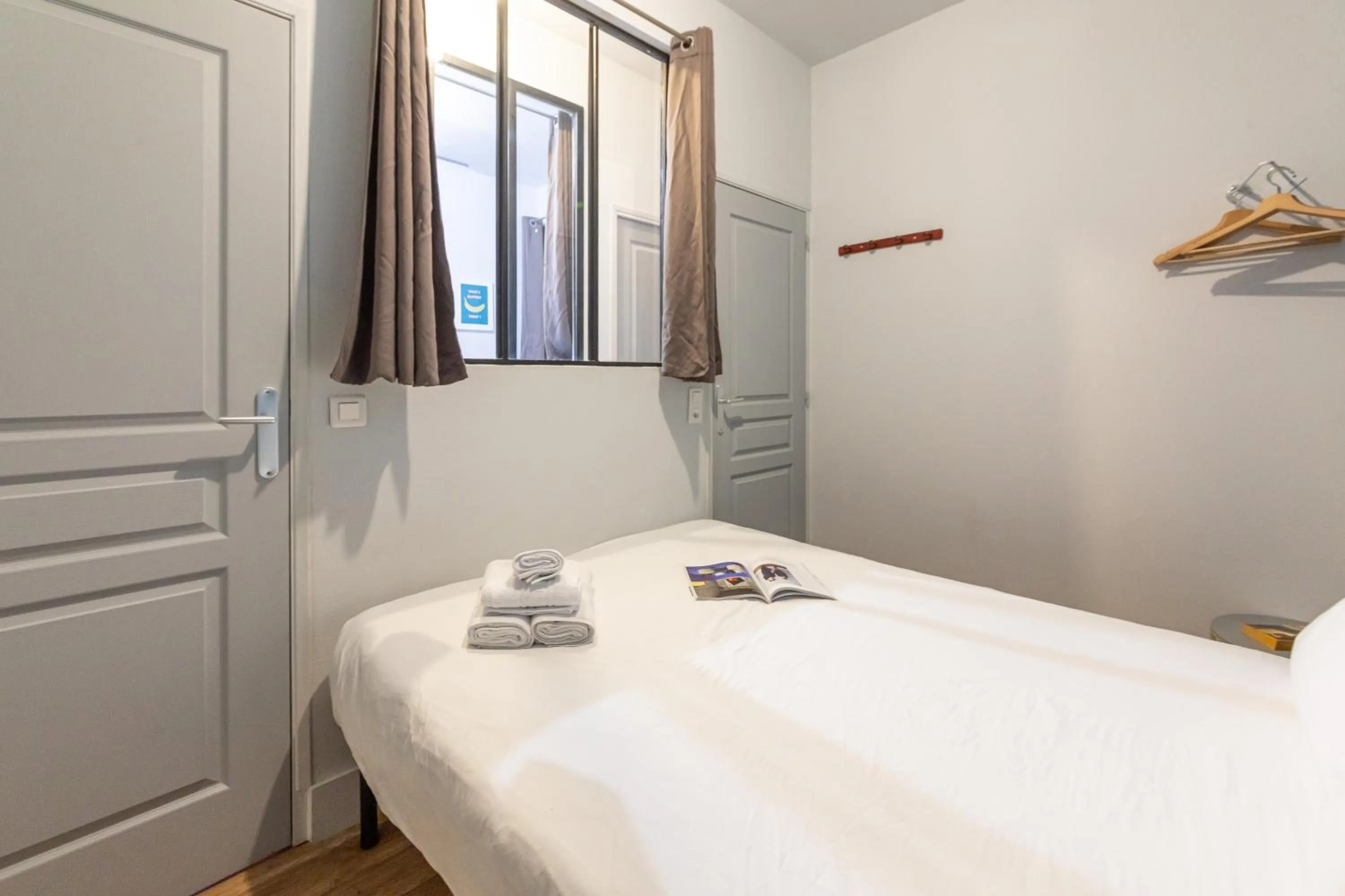 Photo of the whole room, Bed in WS Hôtel de Ville - Musée Pompidou