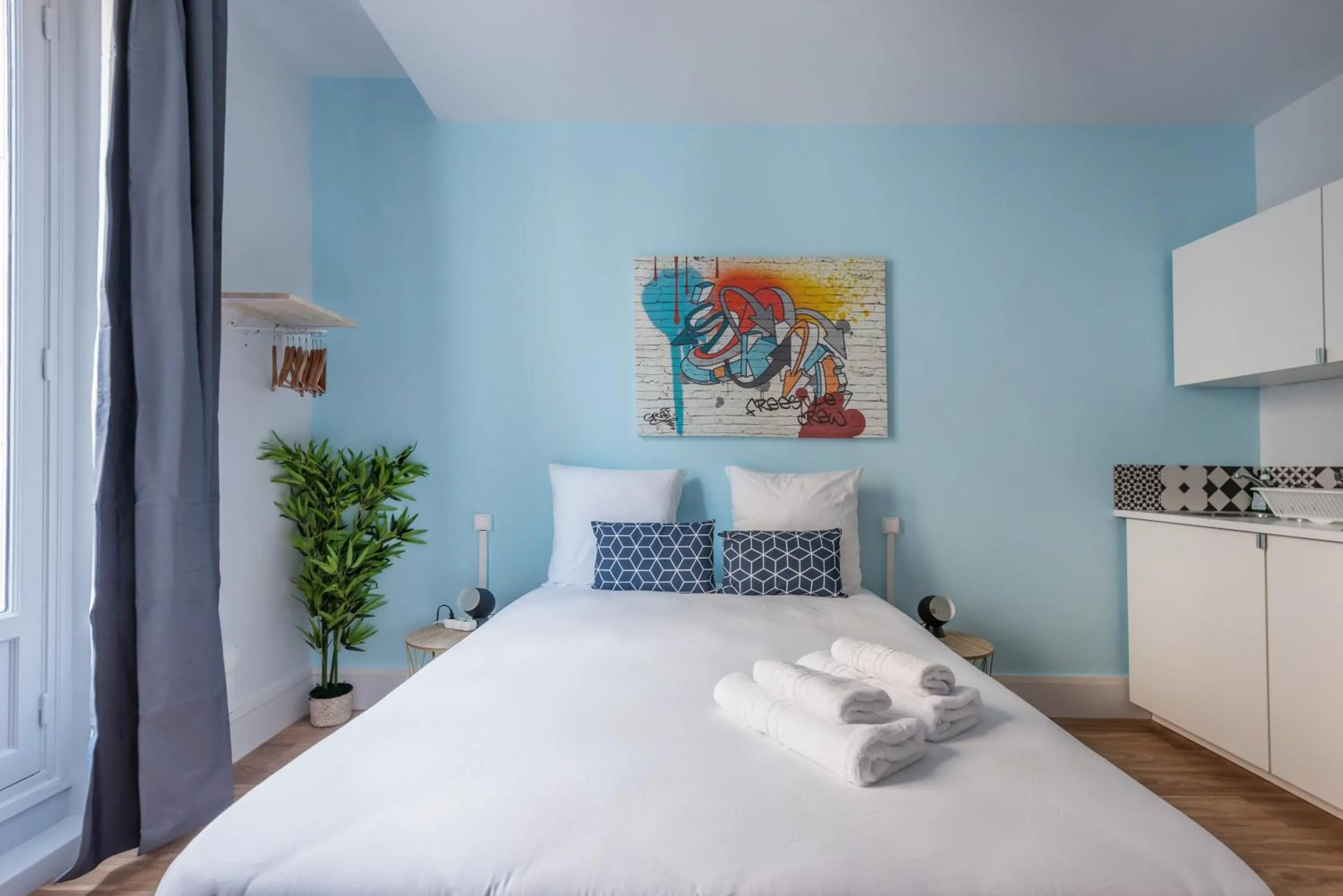 Bedroom, Bed in WS Hôtel de Ville - Musée Pompidou