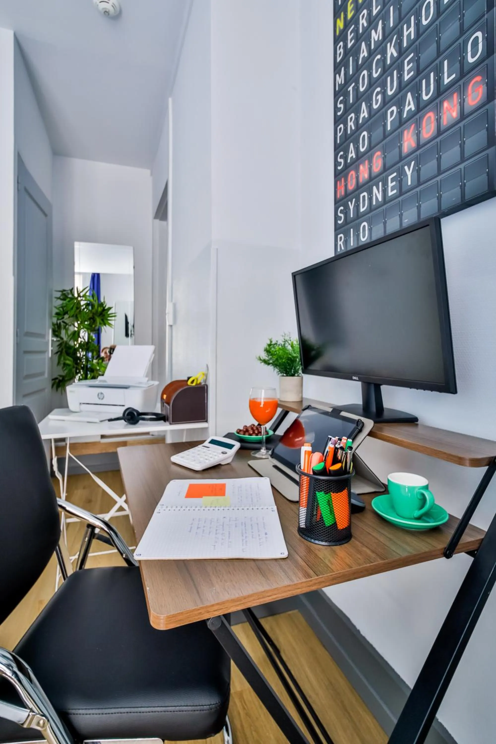 Seating area in WS Hôtel de Ville - Musée Pompidou