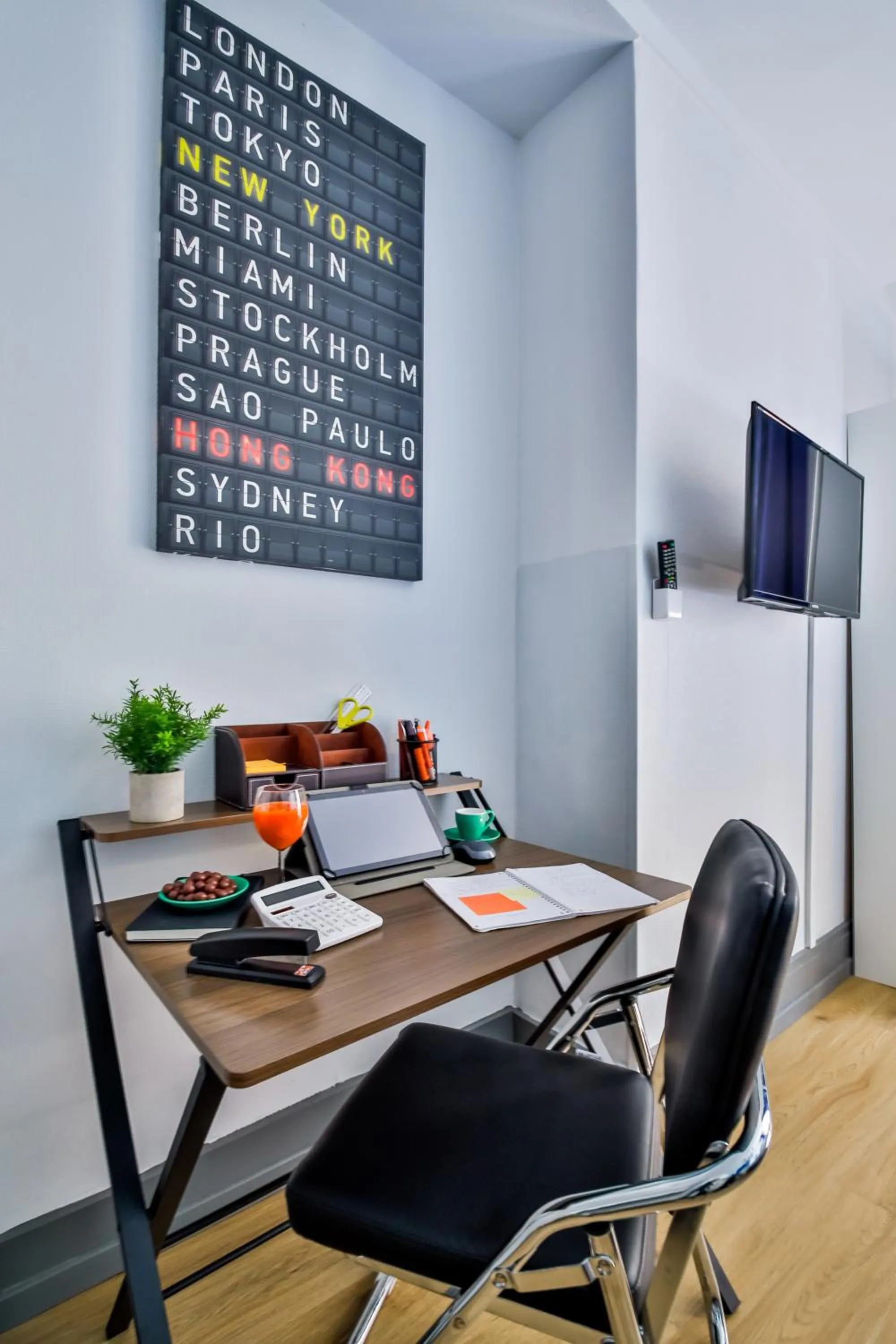 Seating area in WS Hôtel de Ville - Musée Pompidou