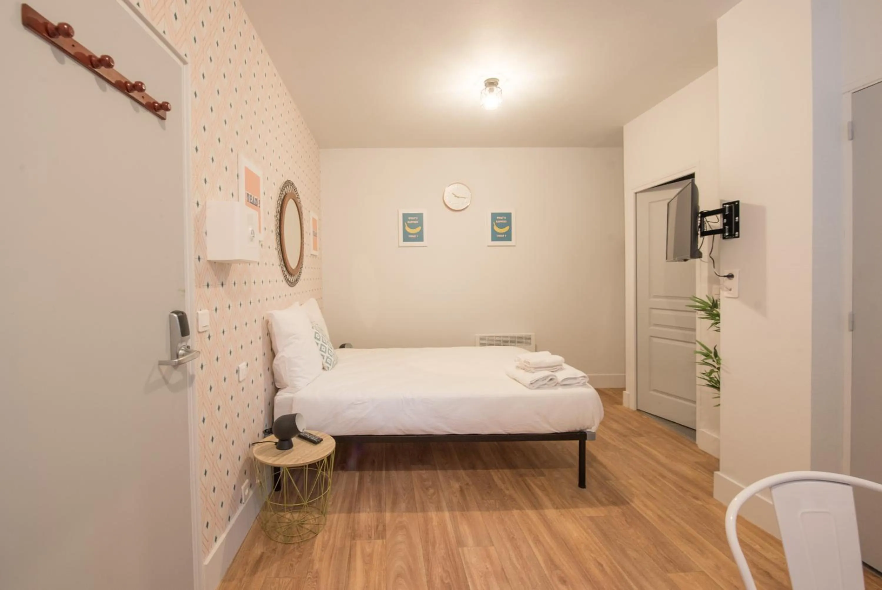 Bedroom, Bed in WS Hôtel de Ville - Musée Pompidou