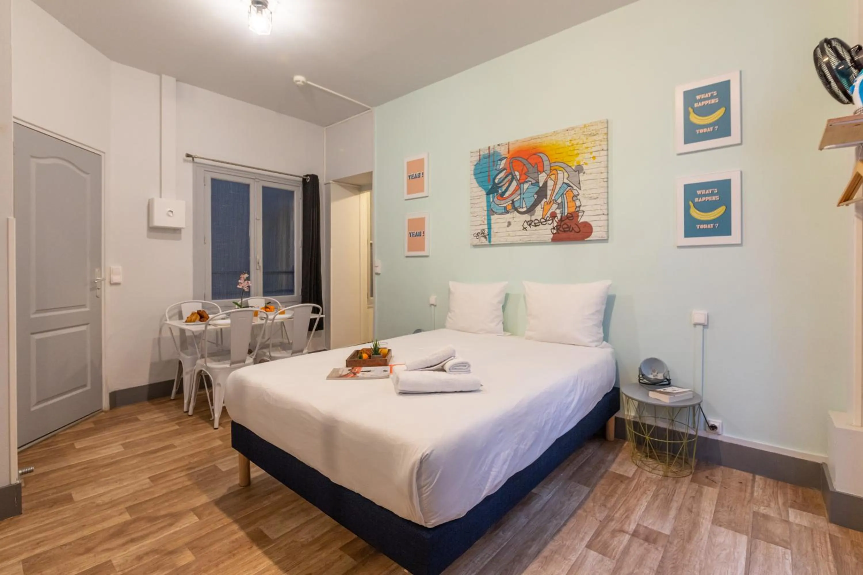 Photo of the whole room, Bed in WS Hôtel de Ville - Musée Pompidou