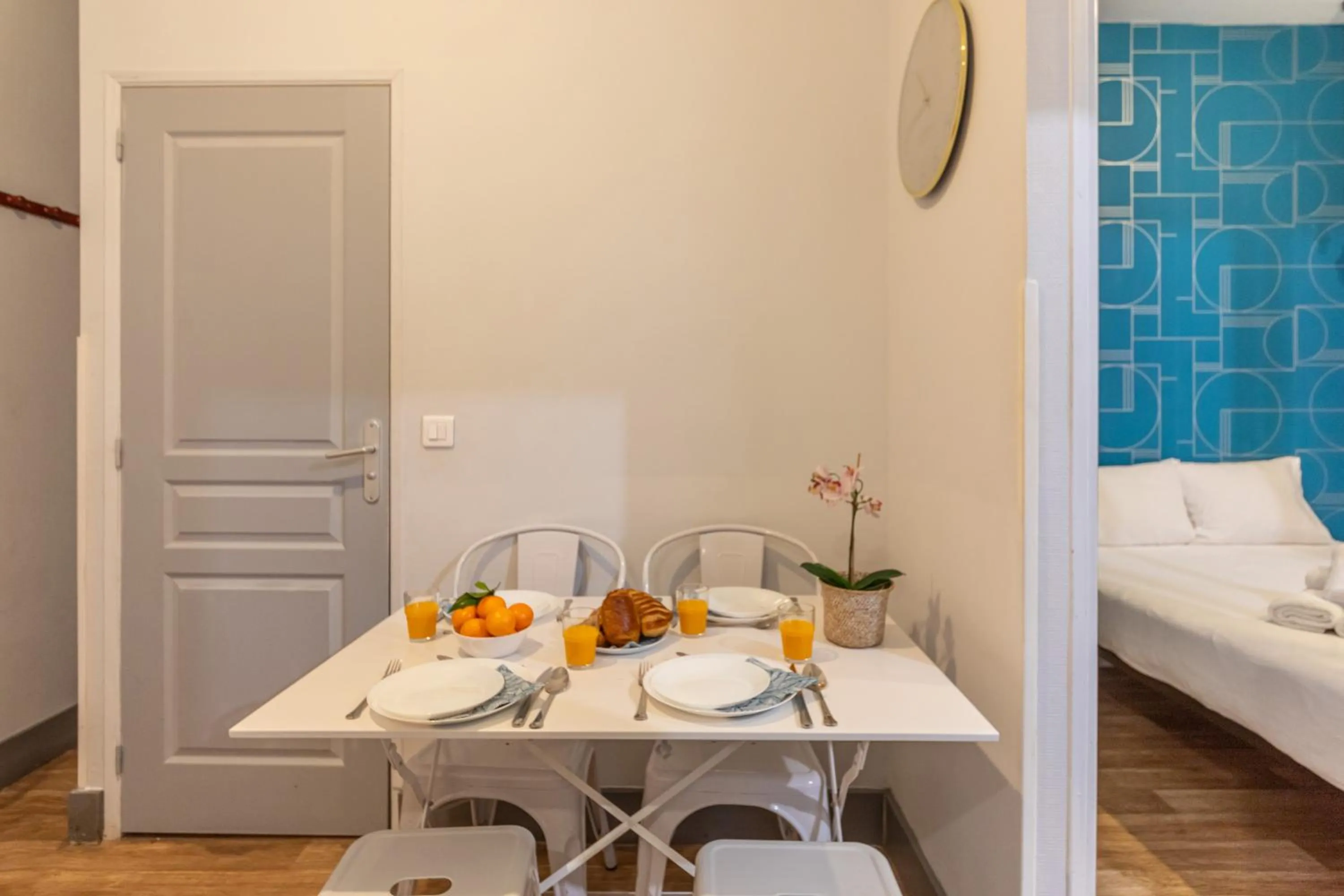 Photo of the whole room, Bed in WS Hôtel de Ville - Musée Pompidou