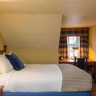 Bedroom, Bed in Wolfeboro Inn
