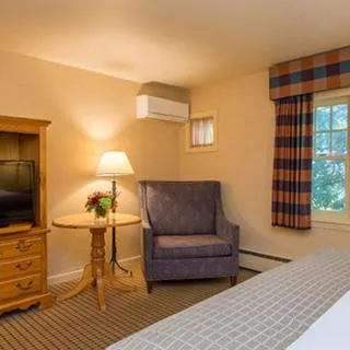 Bedroom in Wolfeboro Inn