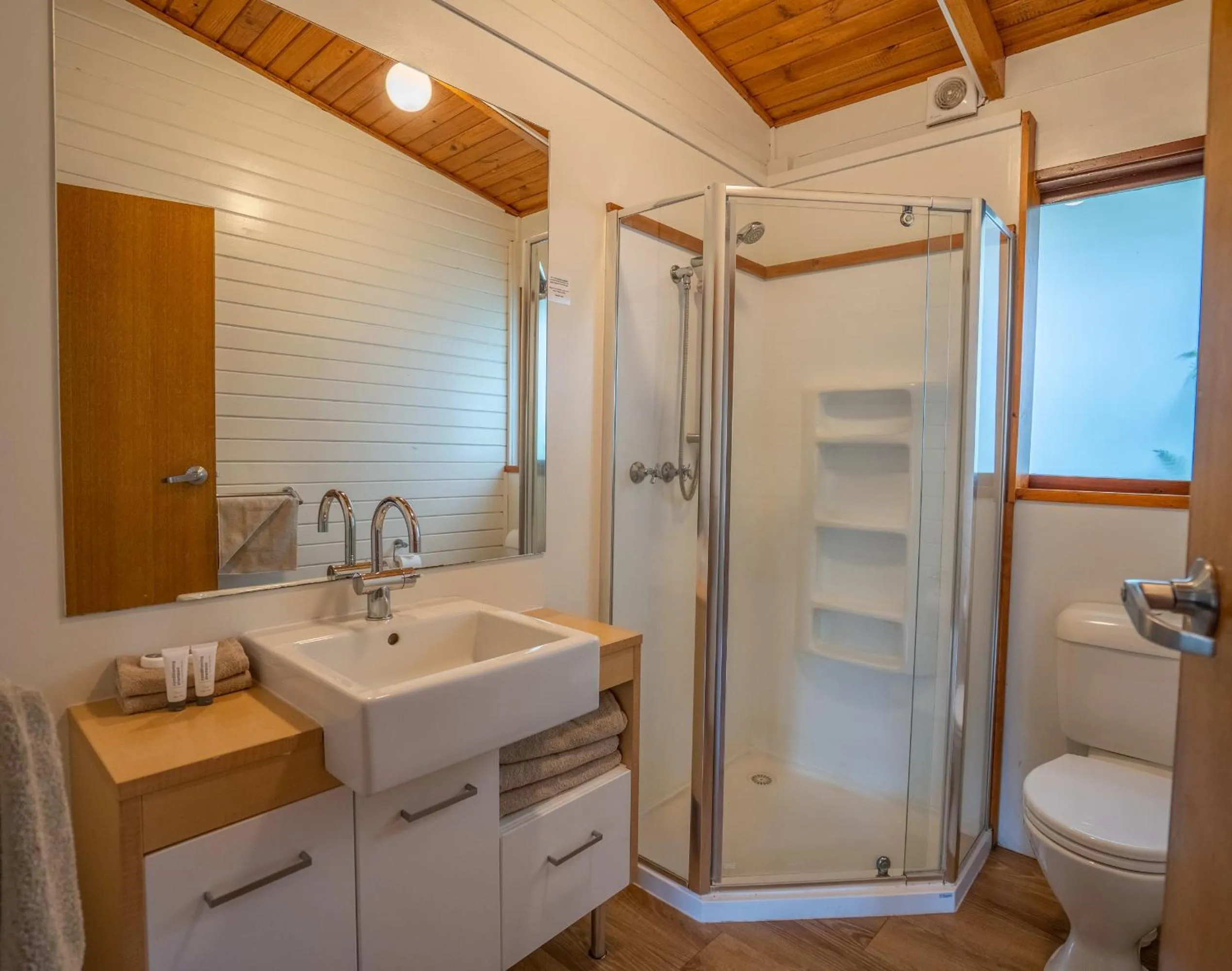 Bathroom in Stewarts Bay Lodge