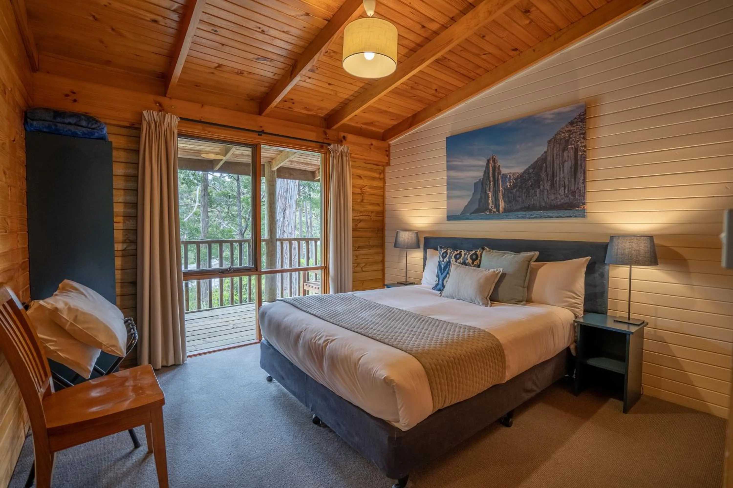 Bedroom, Bed in Stewarts Bay Lodge