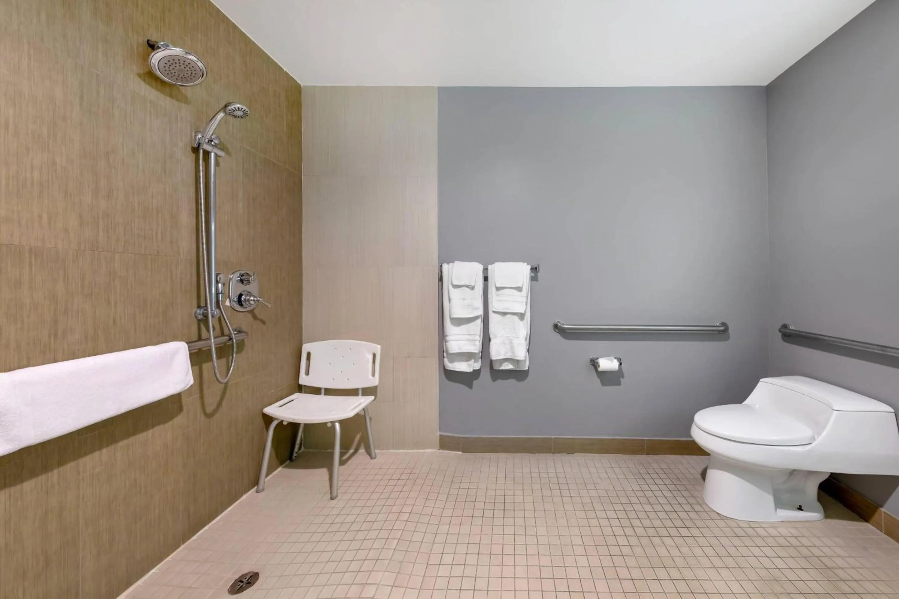 Bedroom in BLVD Hotel and Studios Universal-Hollywood, an Ascend Collection Hotel