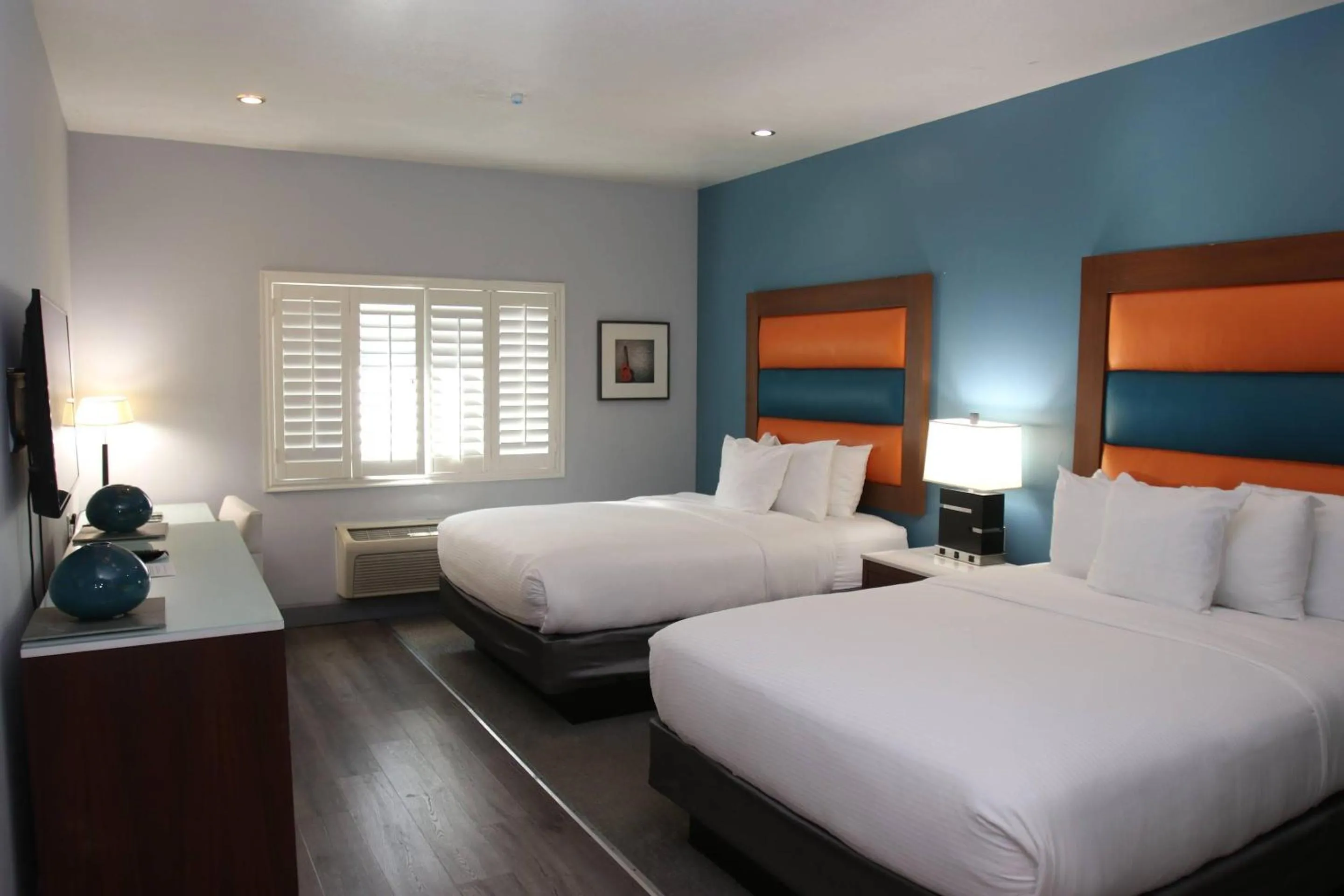 Bedroom in BLVD Hotel and Studios Universal-Hollywood, an Ascend Collection Hotel