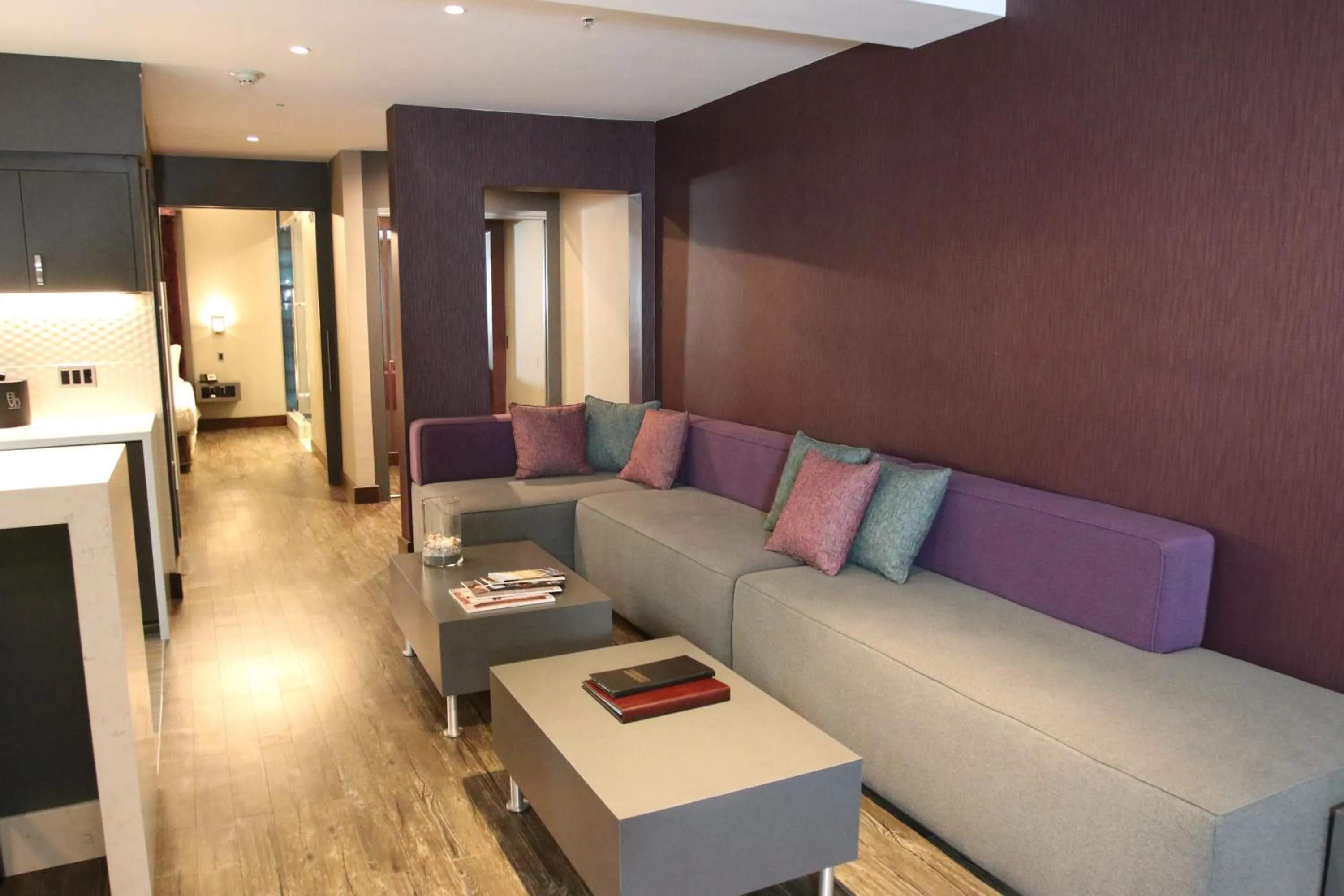 Seating area in BLVD Hotel and Studios Universal-Hollywood, an Ascend Collection Hotel