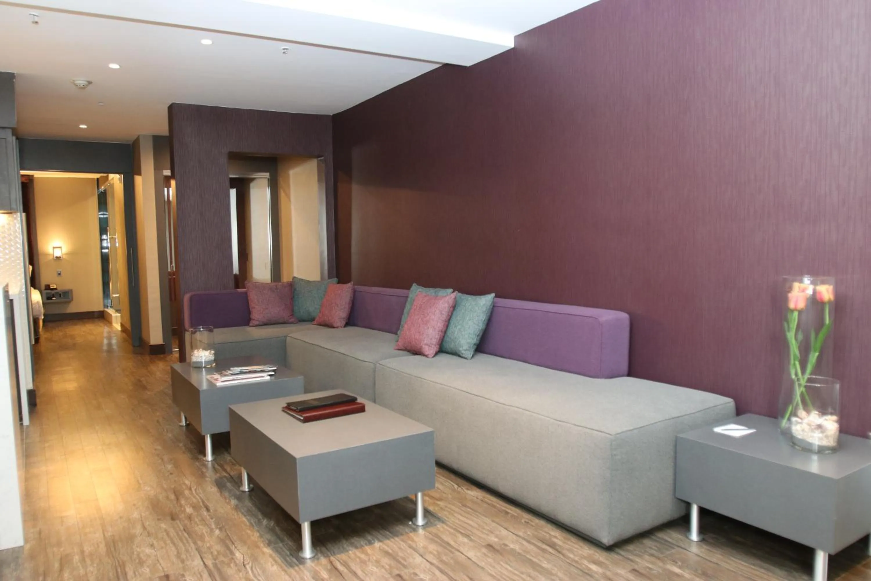 Living room in BLVD Hotel and Studios Universal-Hollywood, an Ascend Collection Hotel