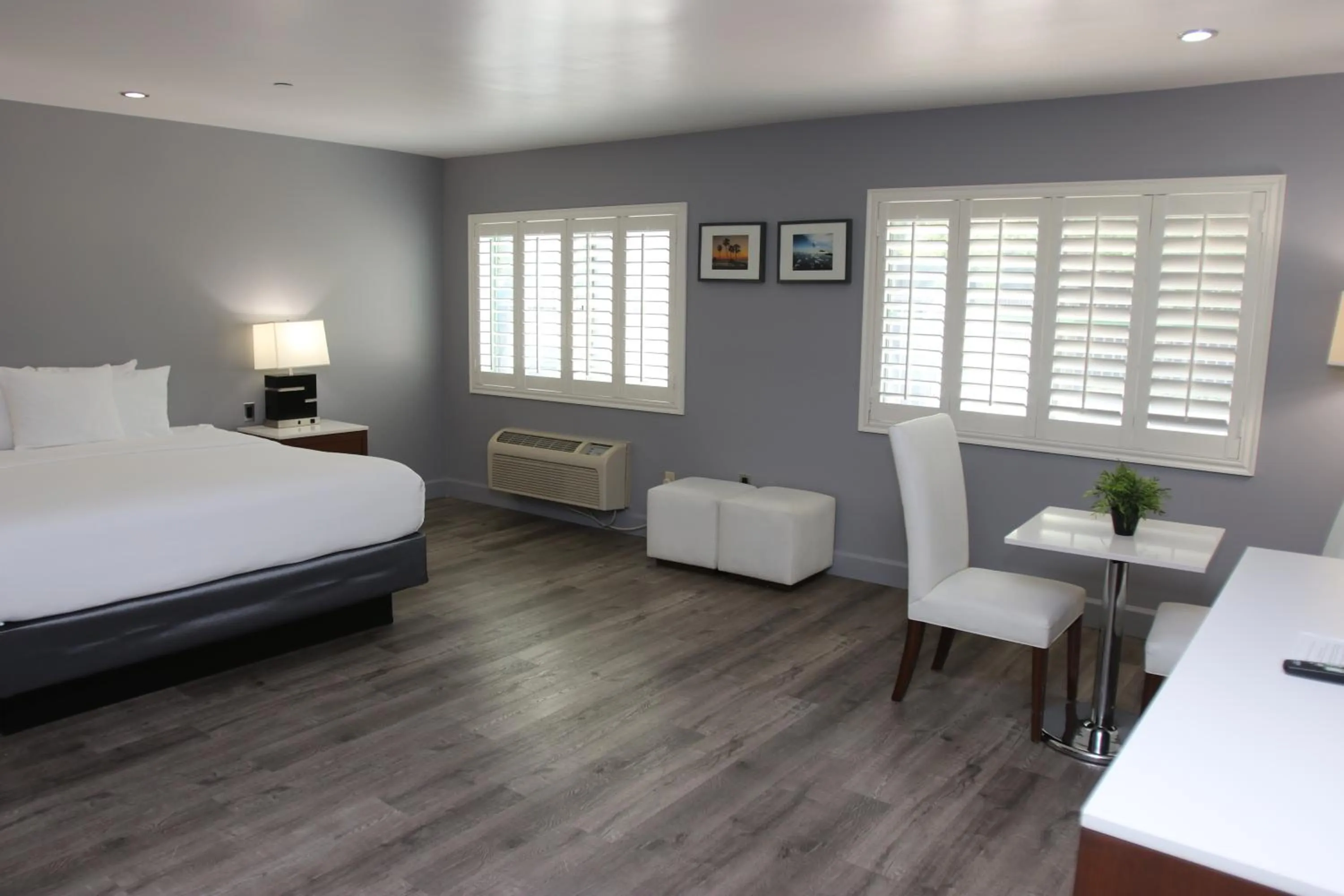 Photo of the whole room in BLVD Hotel and Studios Universal-Hollywood, an Ascend Collection Hotel