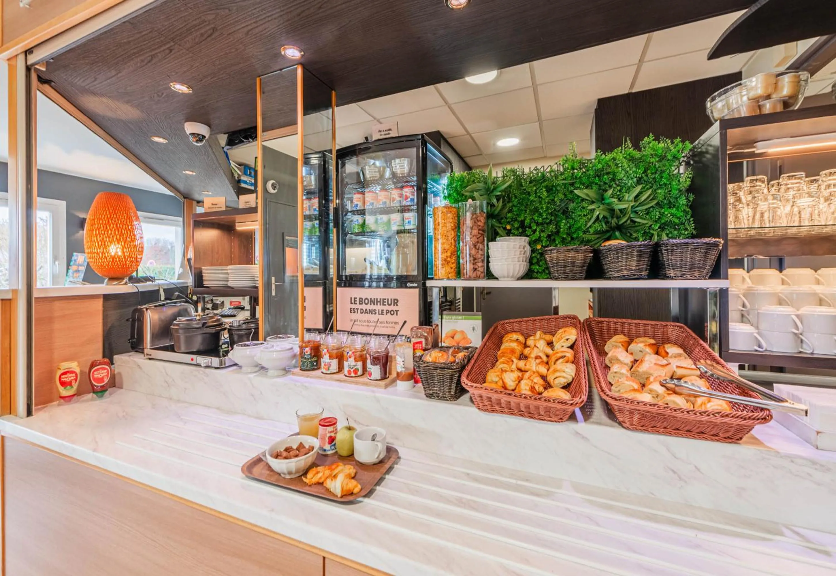 Buffet breakfast in B&B HOTEL Strasbourg Nord Mundolsheim