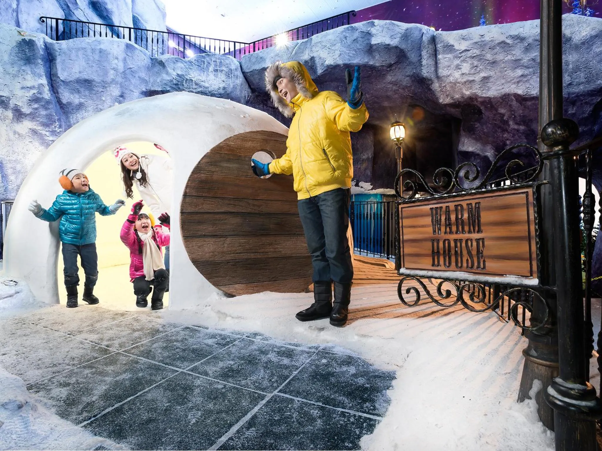 group of guests in Resorts World Genting - First World Hotel