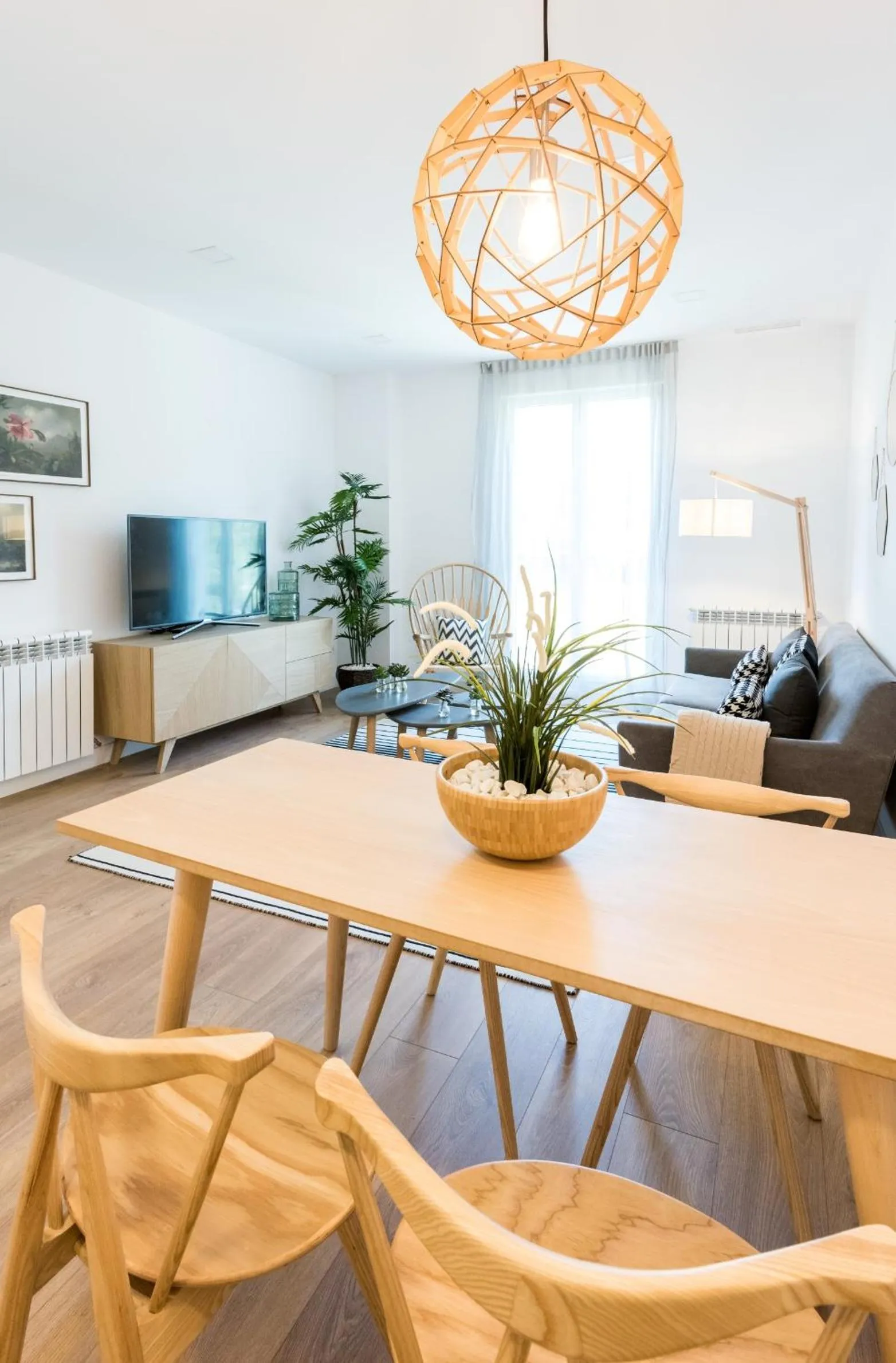 TV and multimedia in Plaza de España Skyline