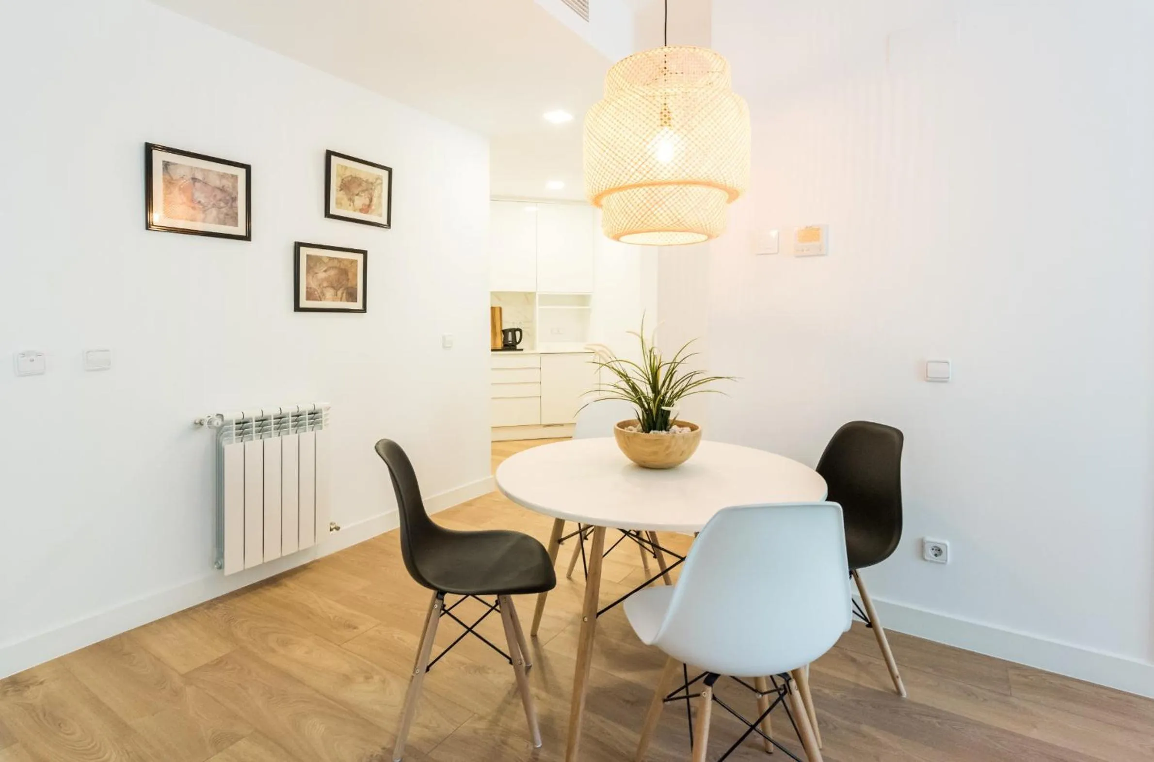 Dining area in Plaza de España Skyline