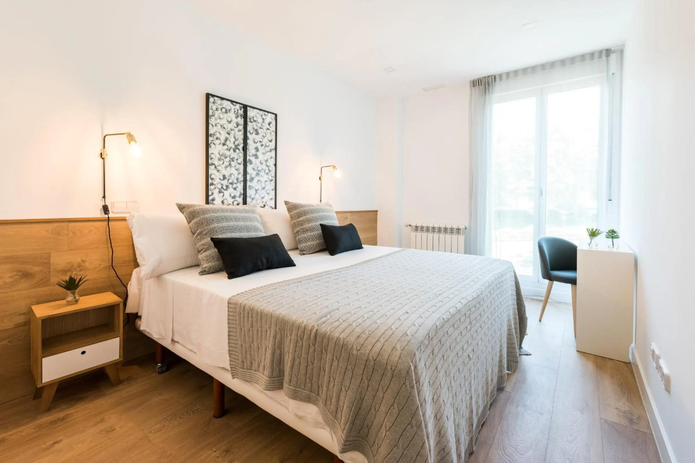 Bed in Plaza de España Skyline