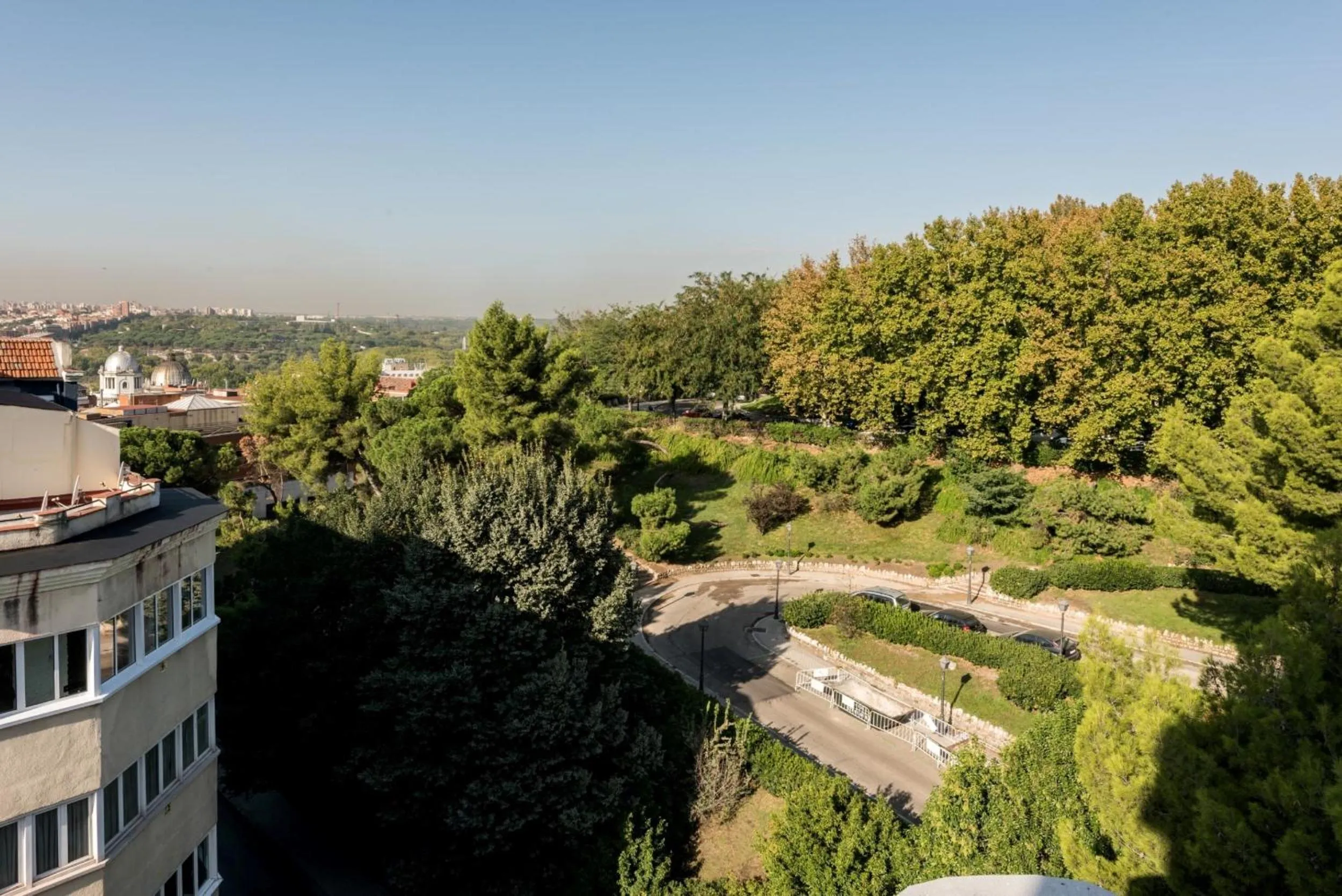 Neighbourhood in Plaza de España Skyline