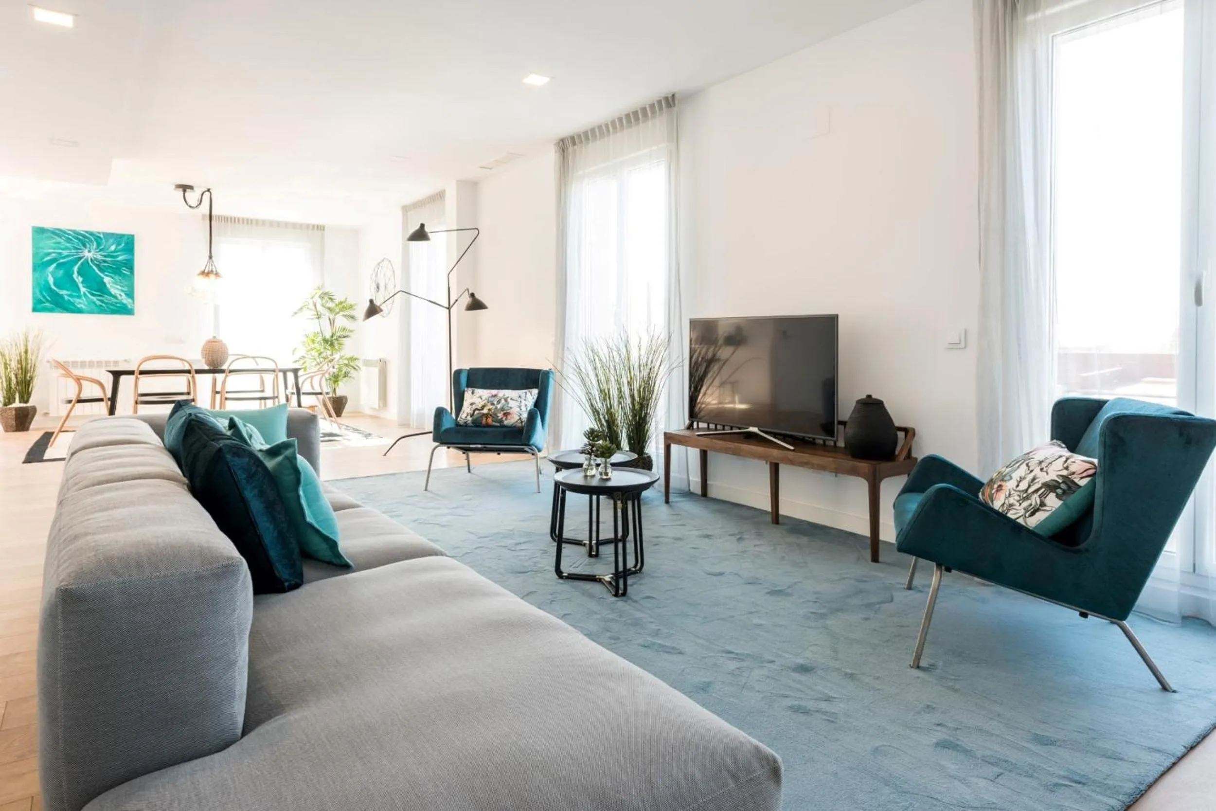 TV and multimedia in Plaza de España Skyline