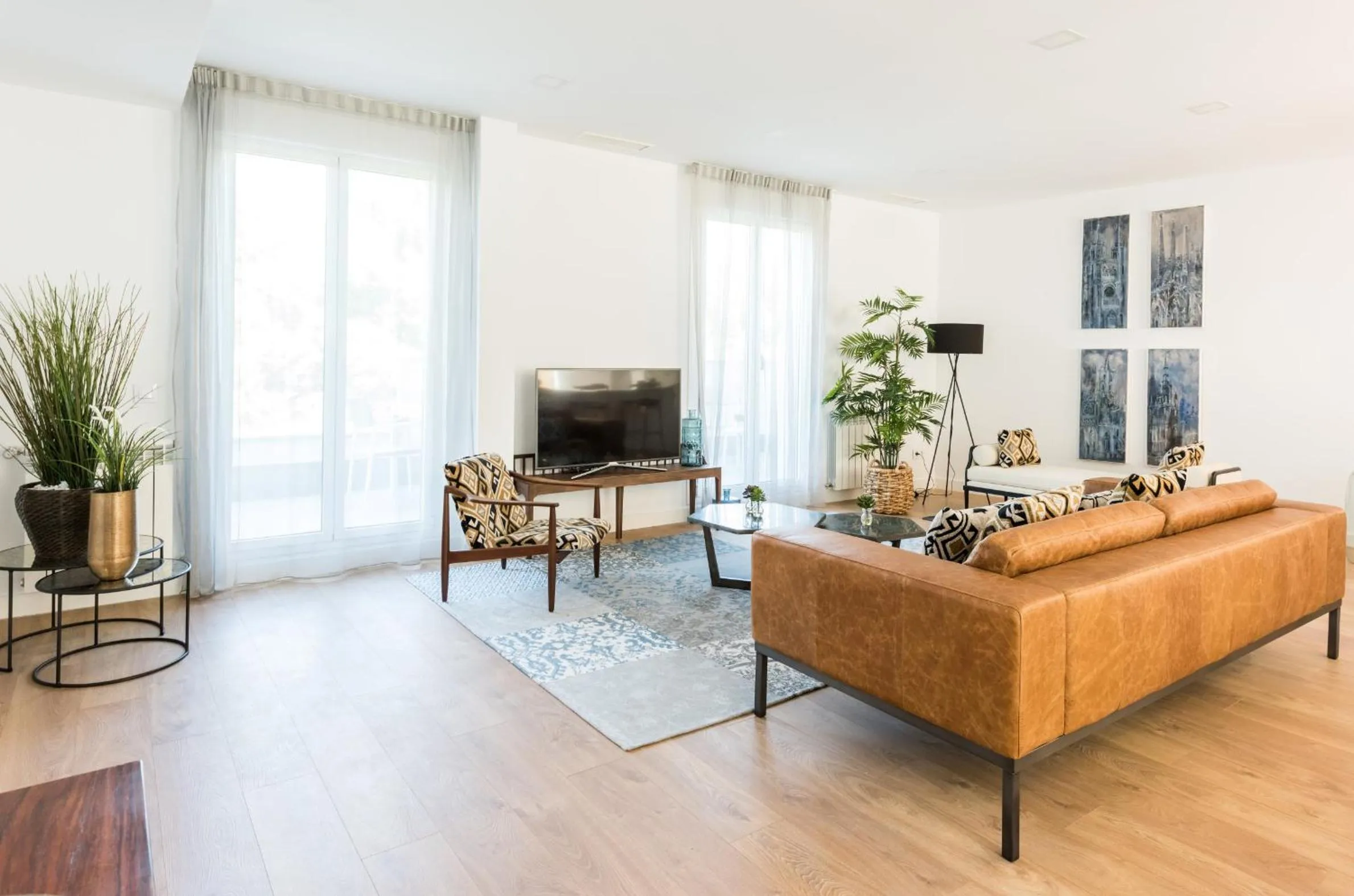 TV and multimedia in Plaza de España Skyline