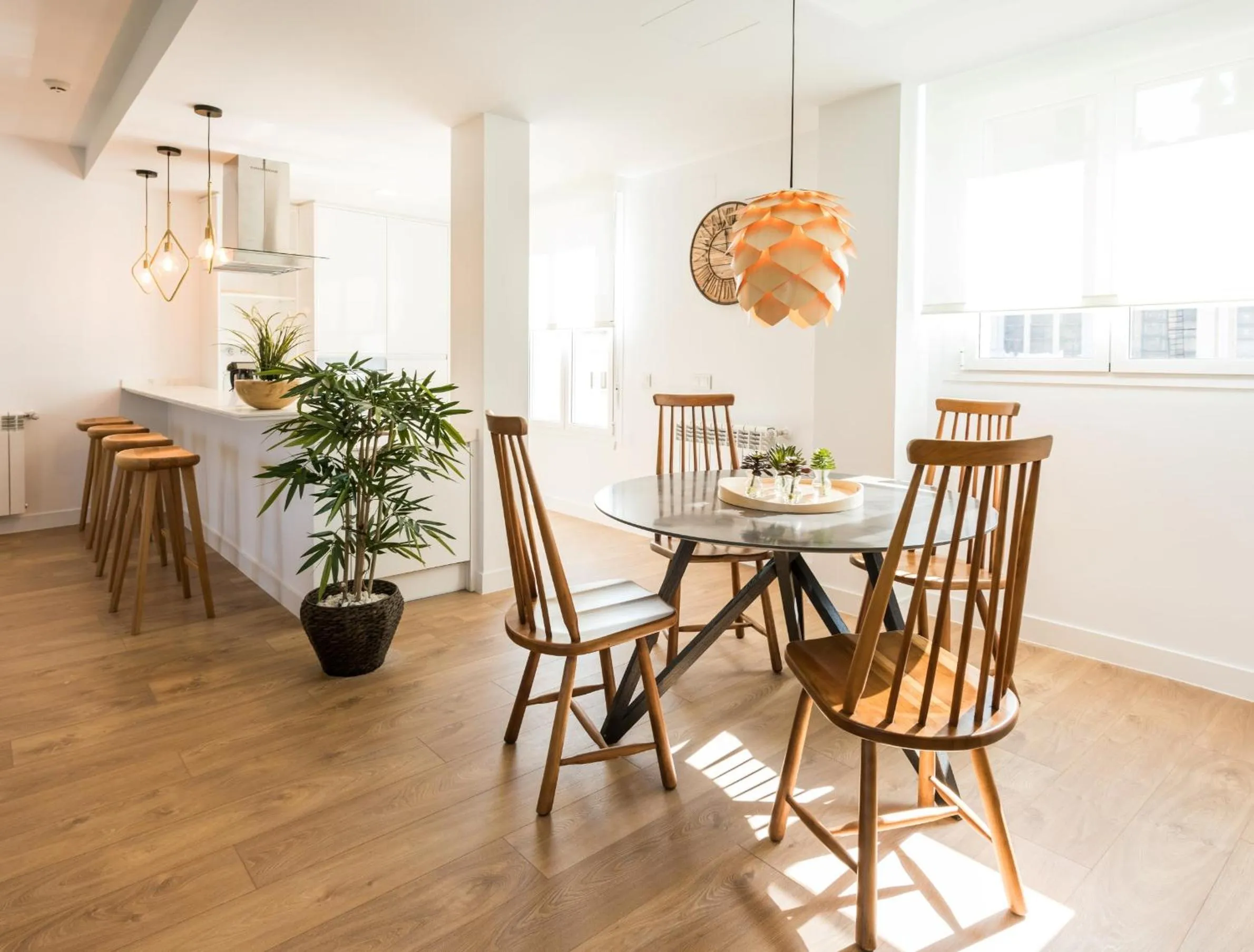 Dining area in Plaza de España Skyline