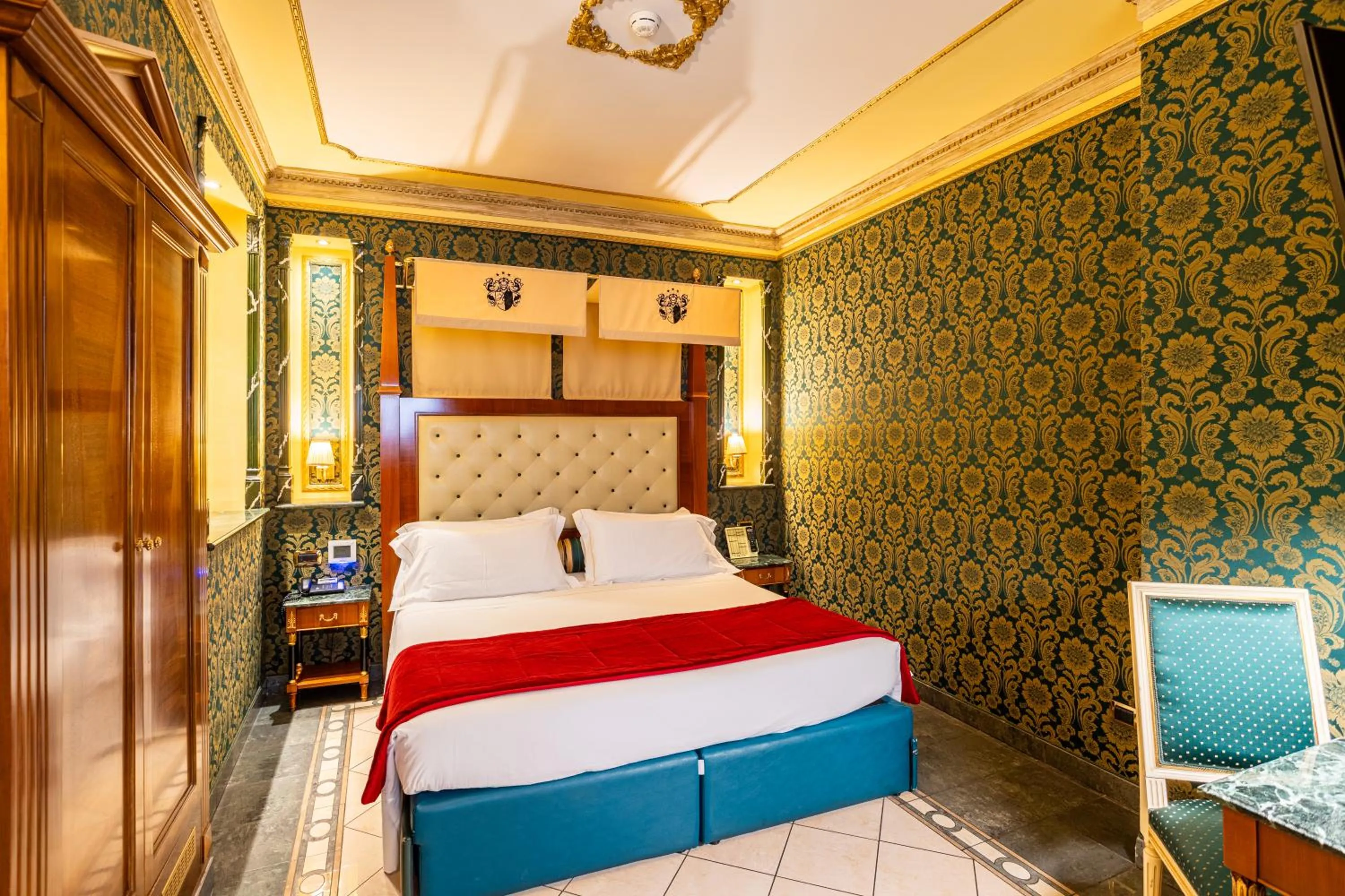 Photo of the whole room, Bed in Hotel Manfredi Suite In Rome