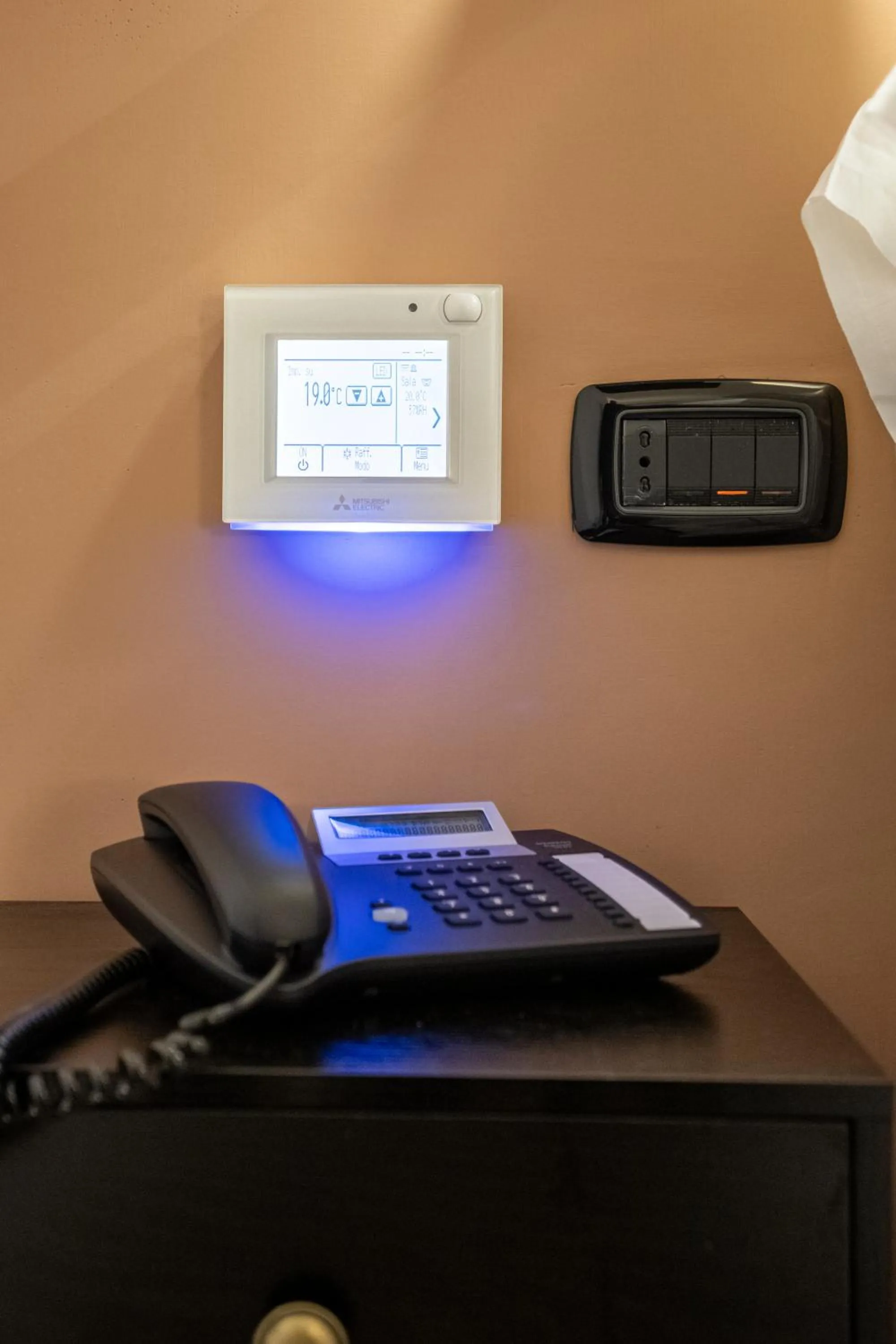 TV and multimedia in Hotel Manfredi Suite In Rome