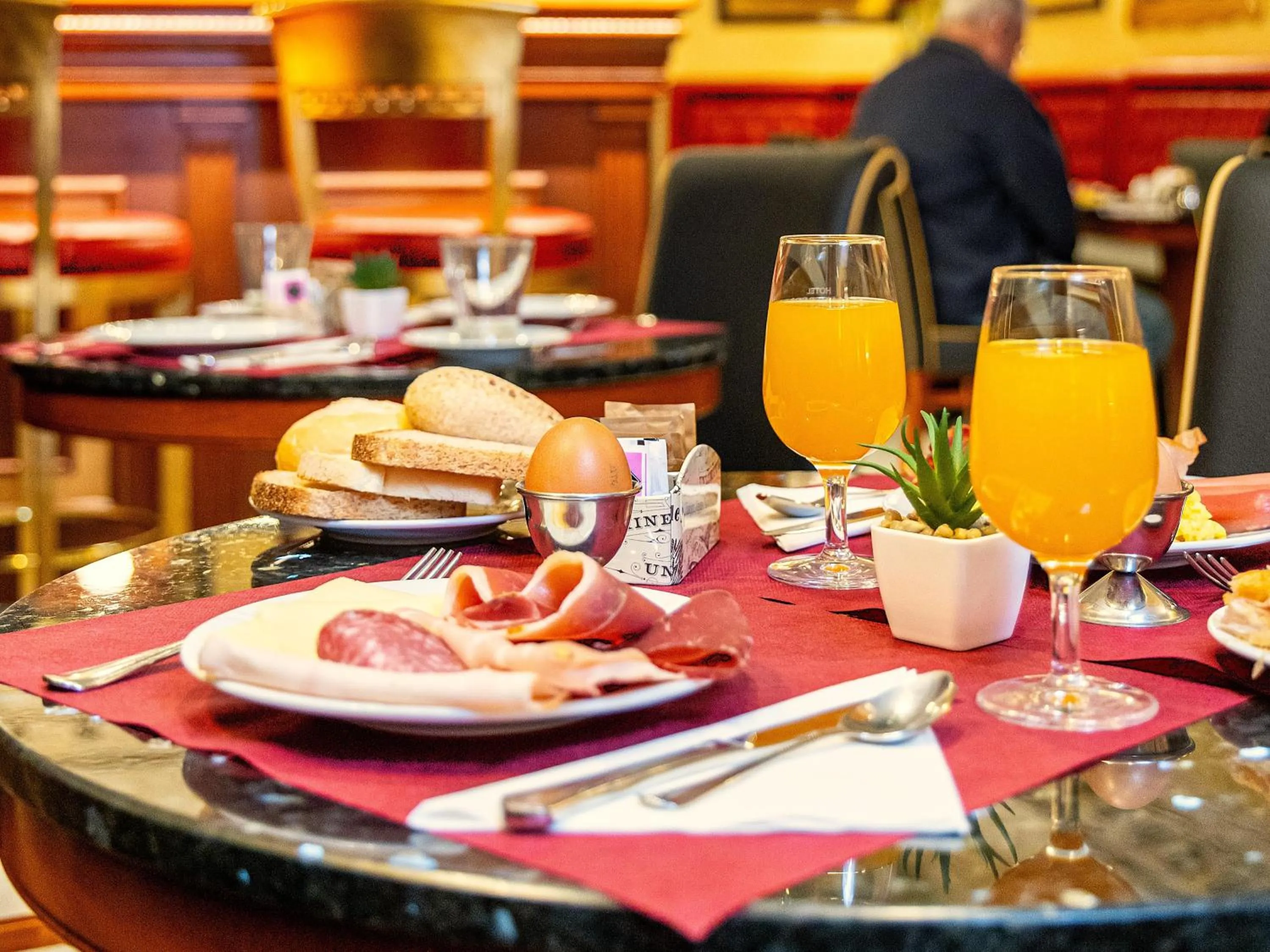 Continental breakfast in Hotel Manfredi Suite In Rome