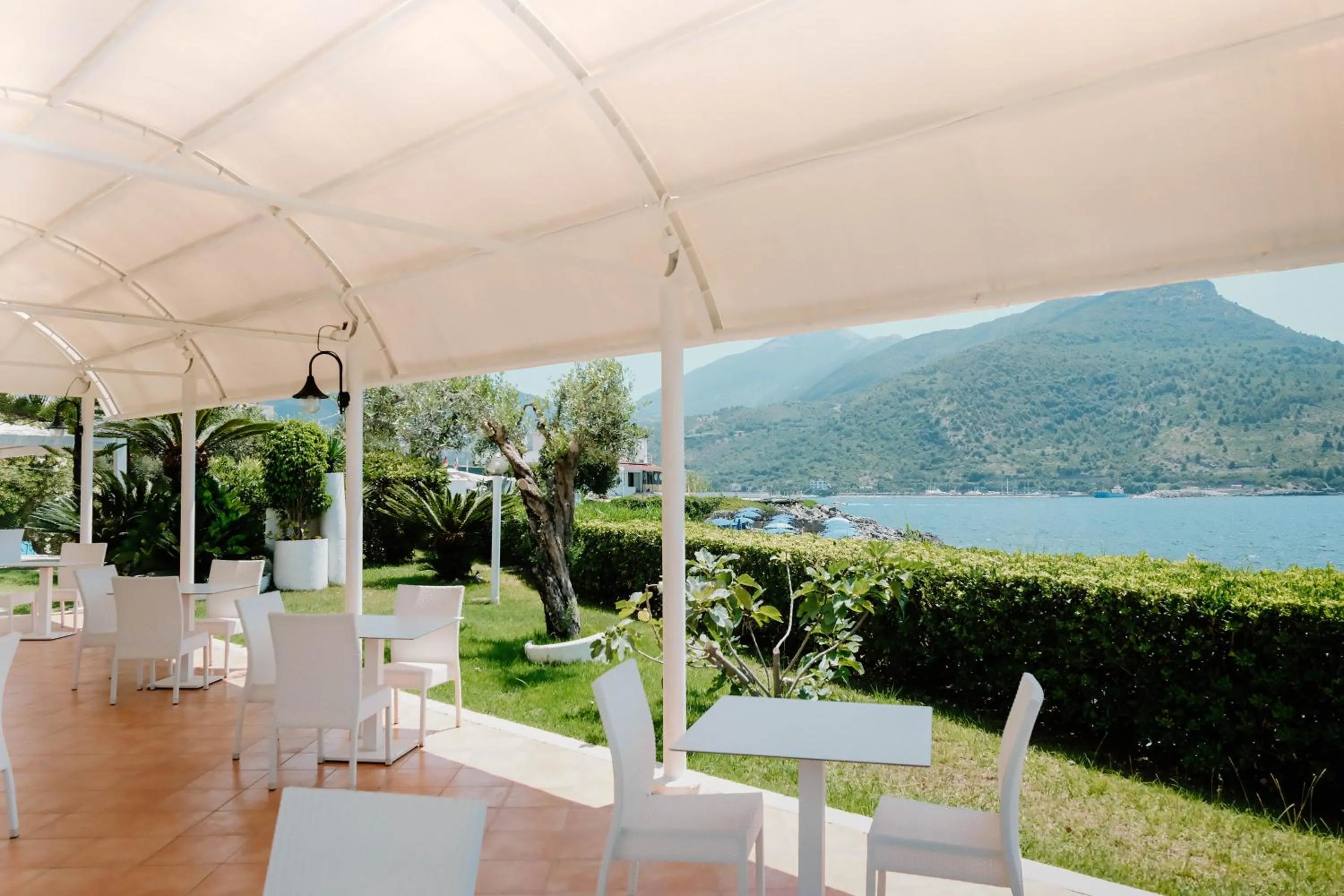 Property building in Hotel Mediterraneo Sapri