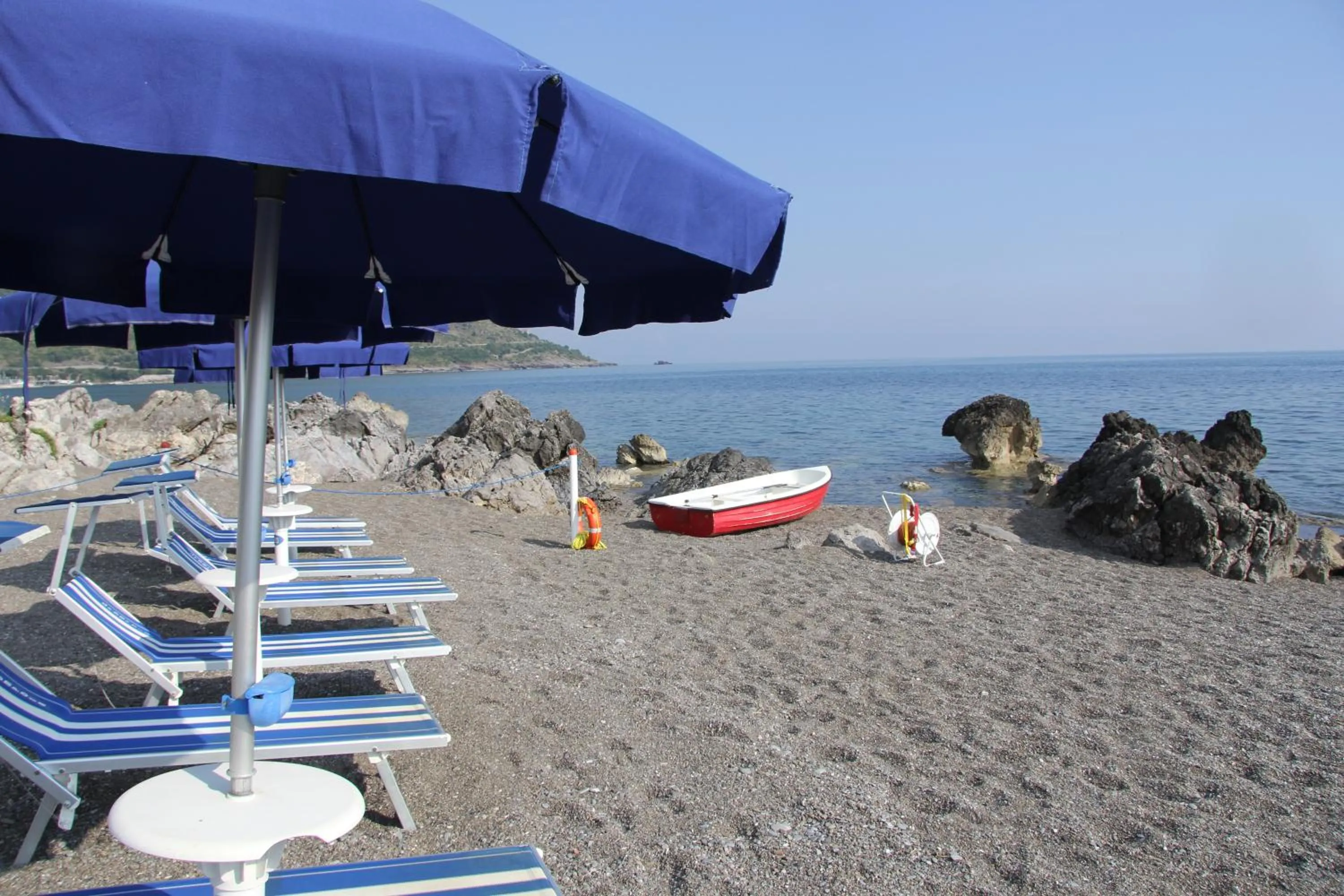 Fishing in Beach Hotel Terracotta