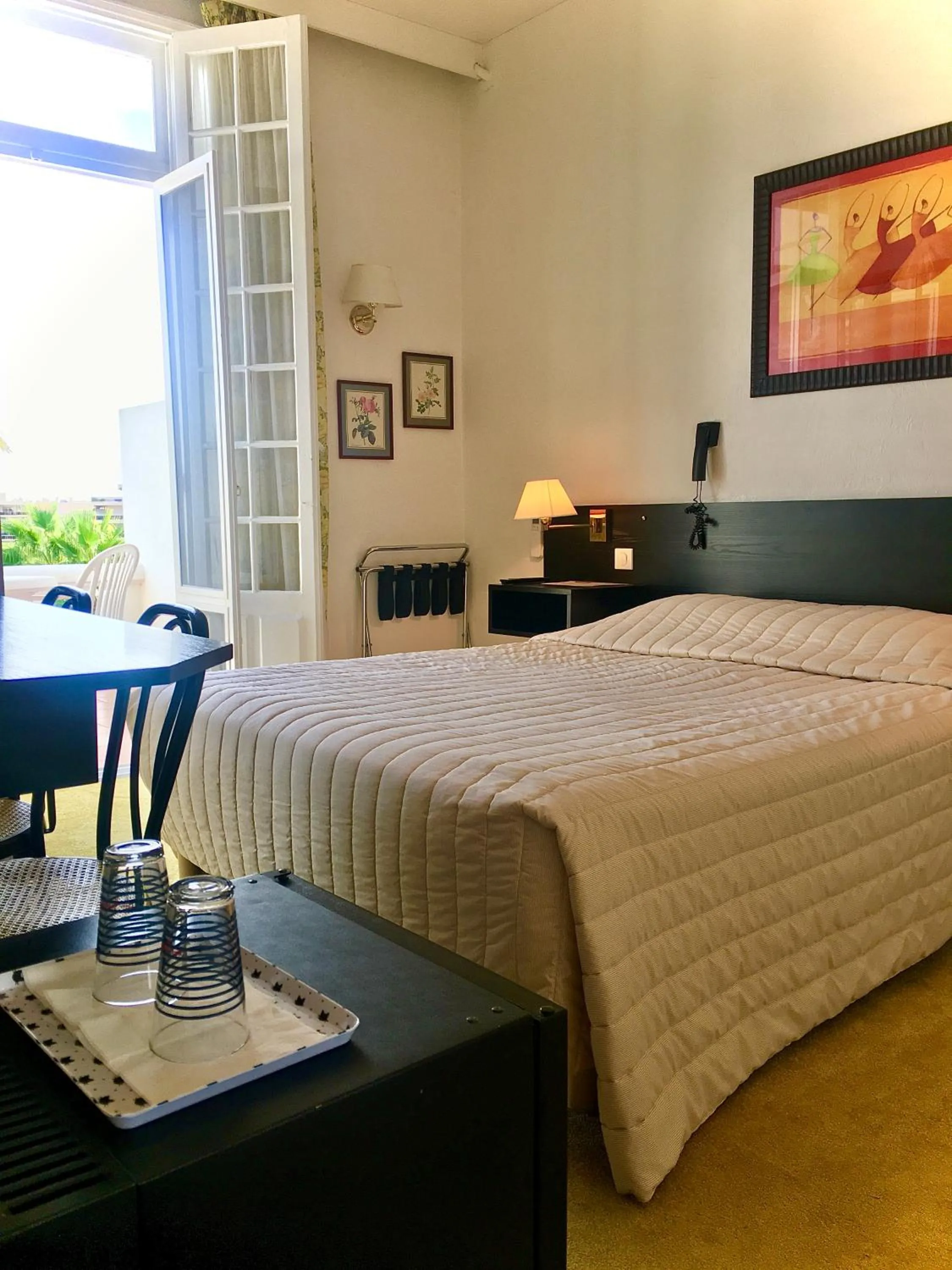 Pool view in Hotel des Mimosas