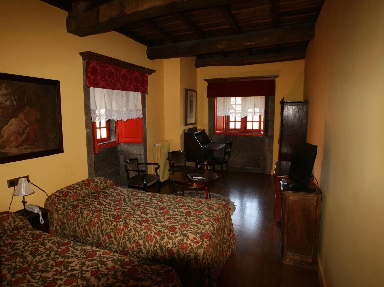 Photo of the whole room, Bed in Casa Grande de Rosende