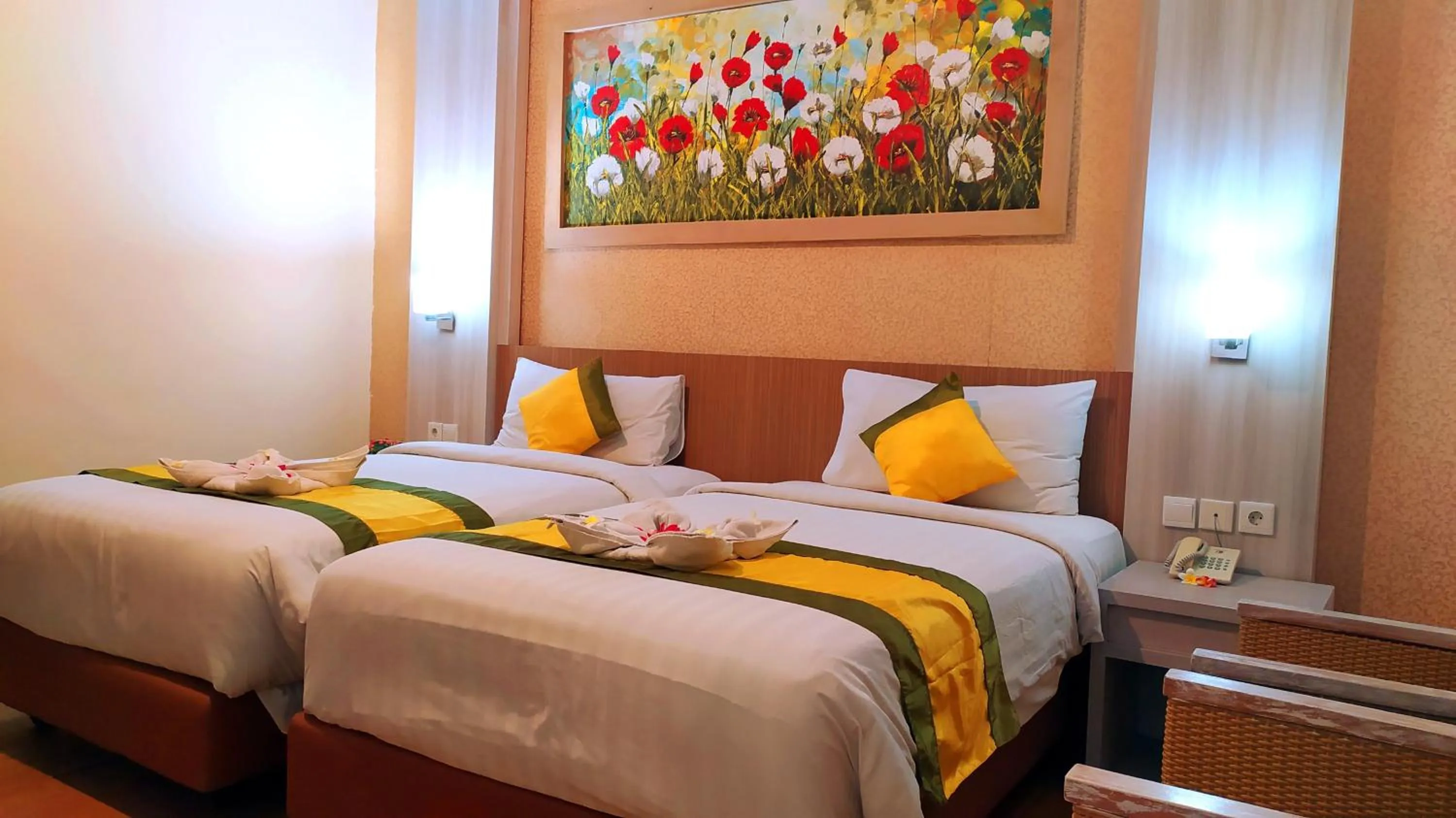 Bedroom, Bed in Puri Saron Denpasar Hotel