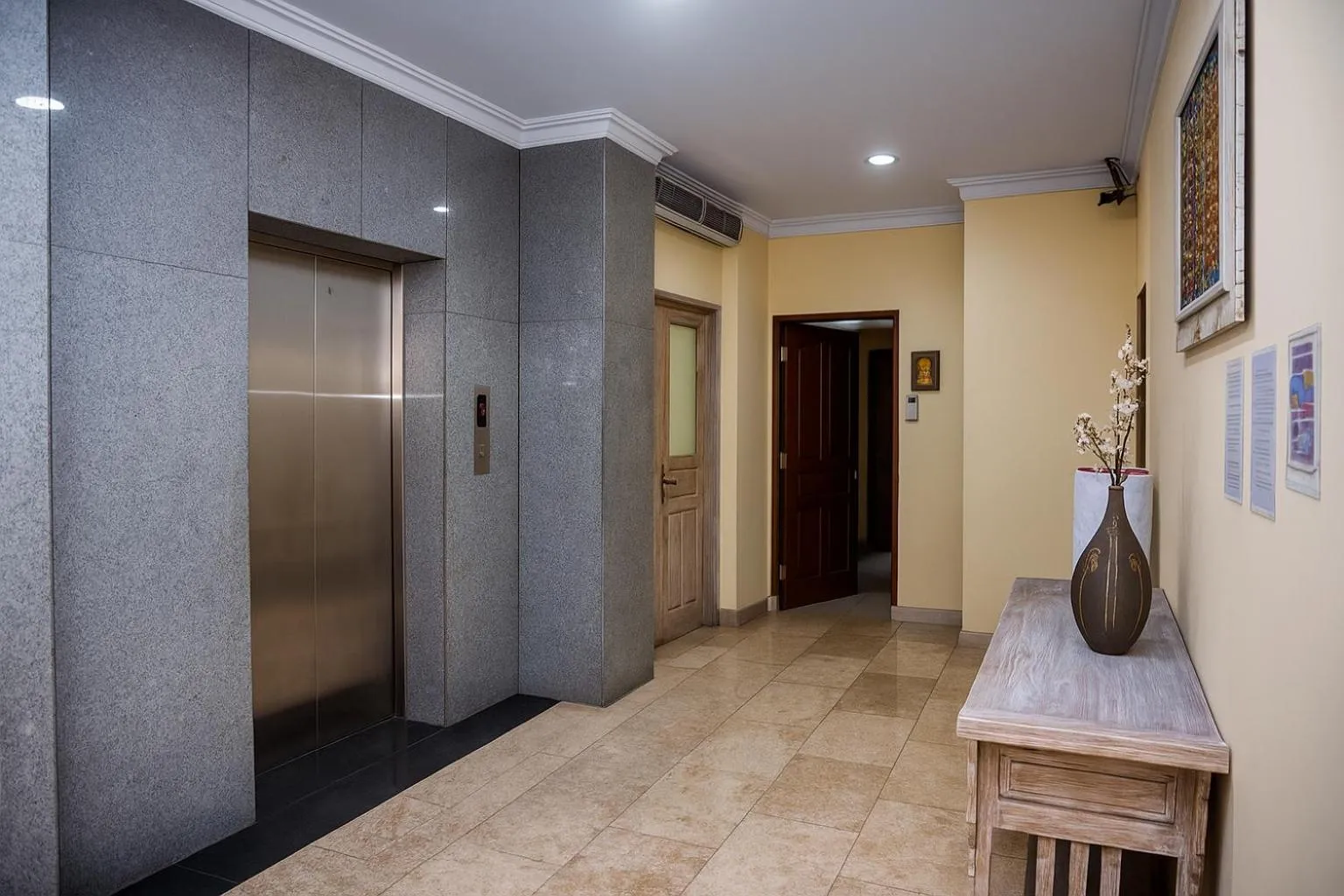 Area and facilities in Puri Saron Denpasar Hotel