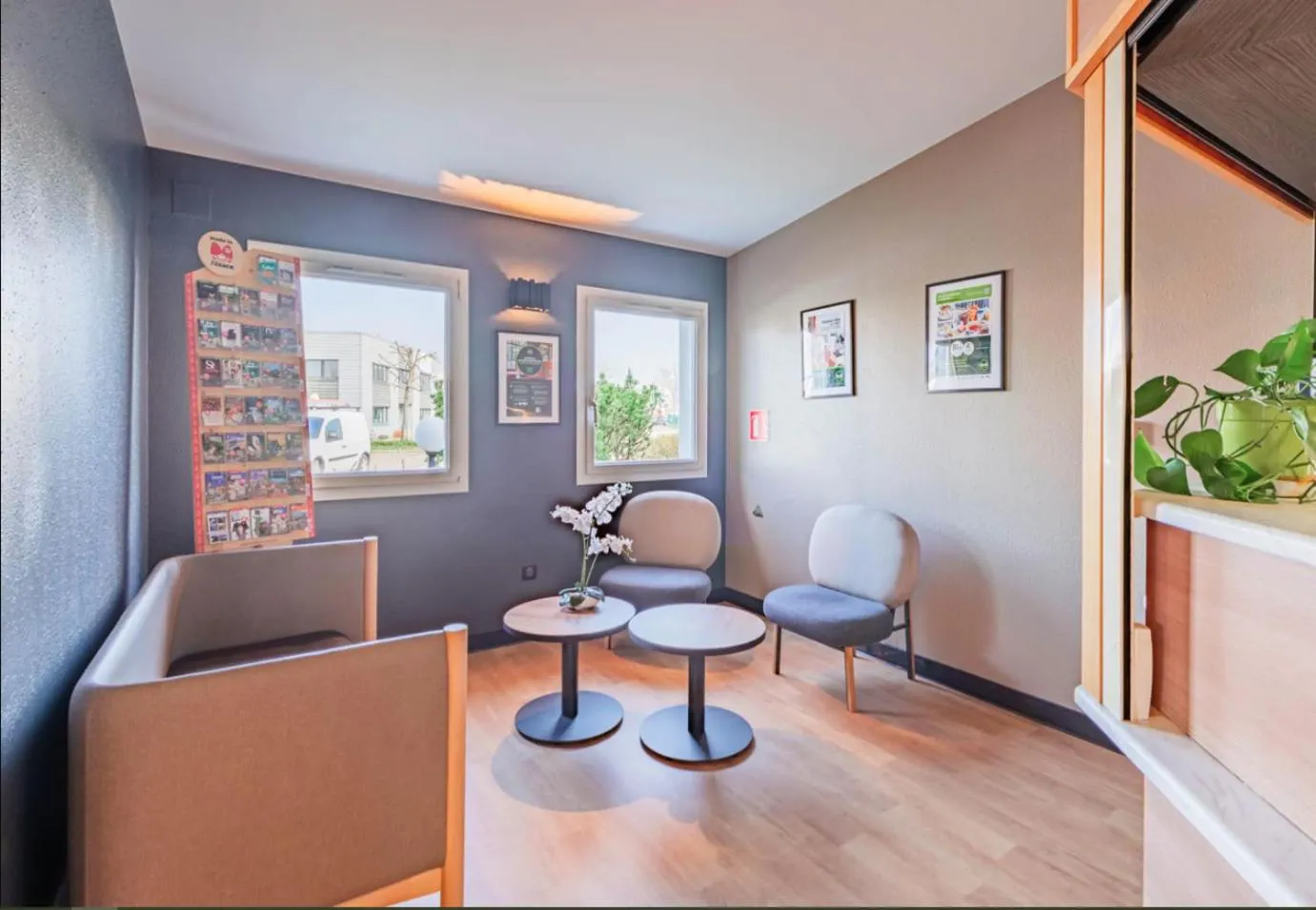 Living room in B&B HOTEL Strasbourg Aéroport