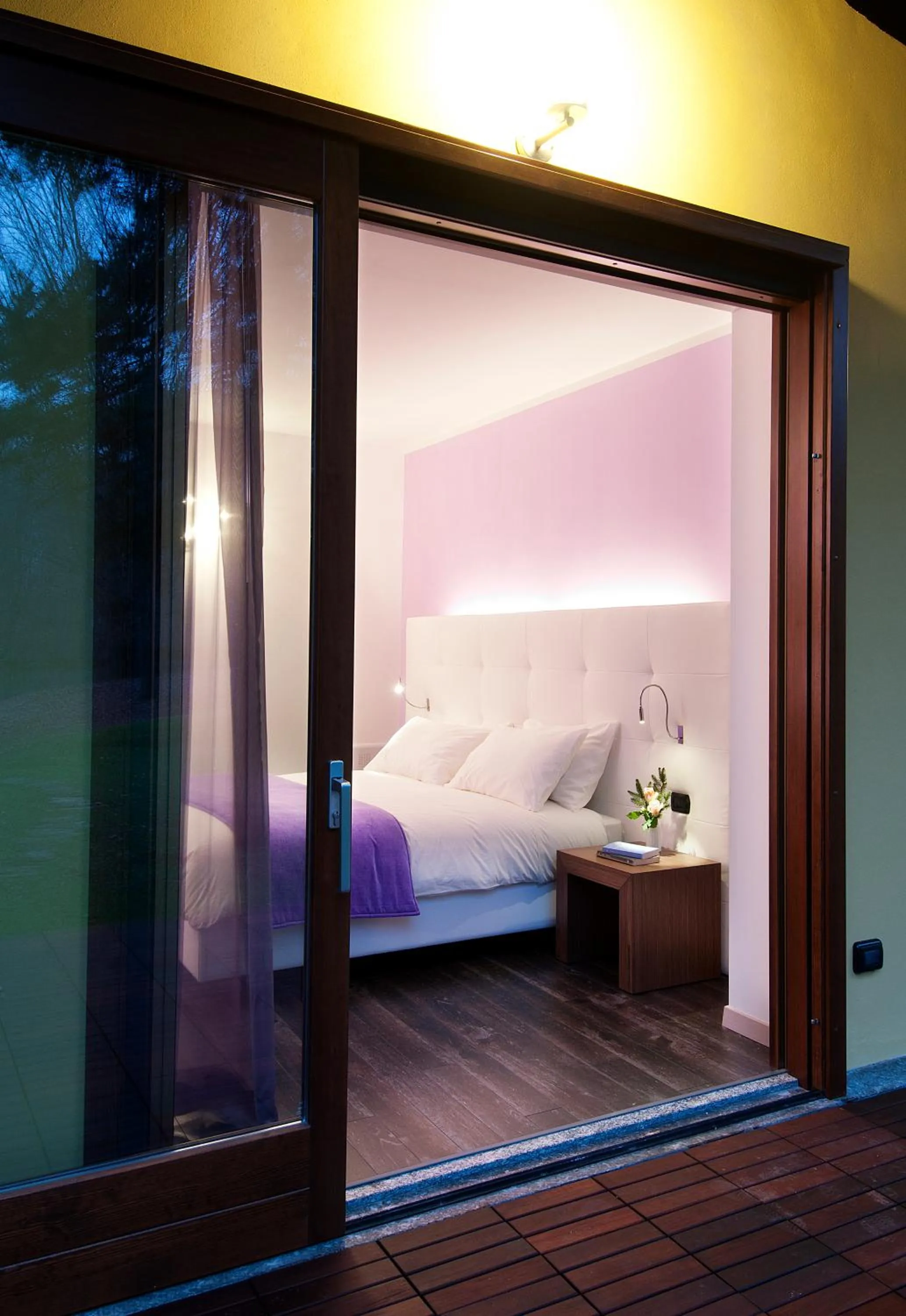 Patio, Bed in Bed&Garden