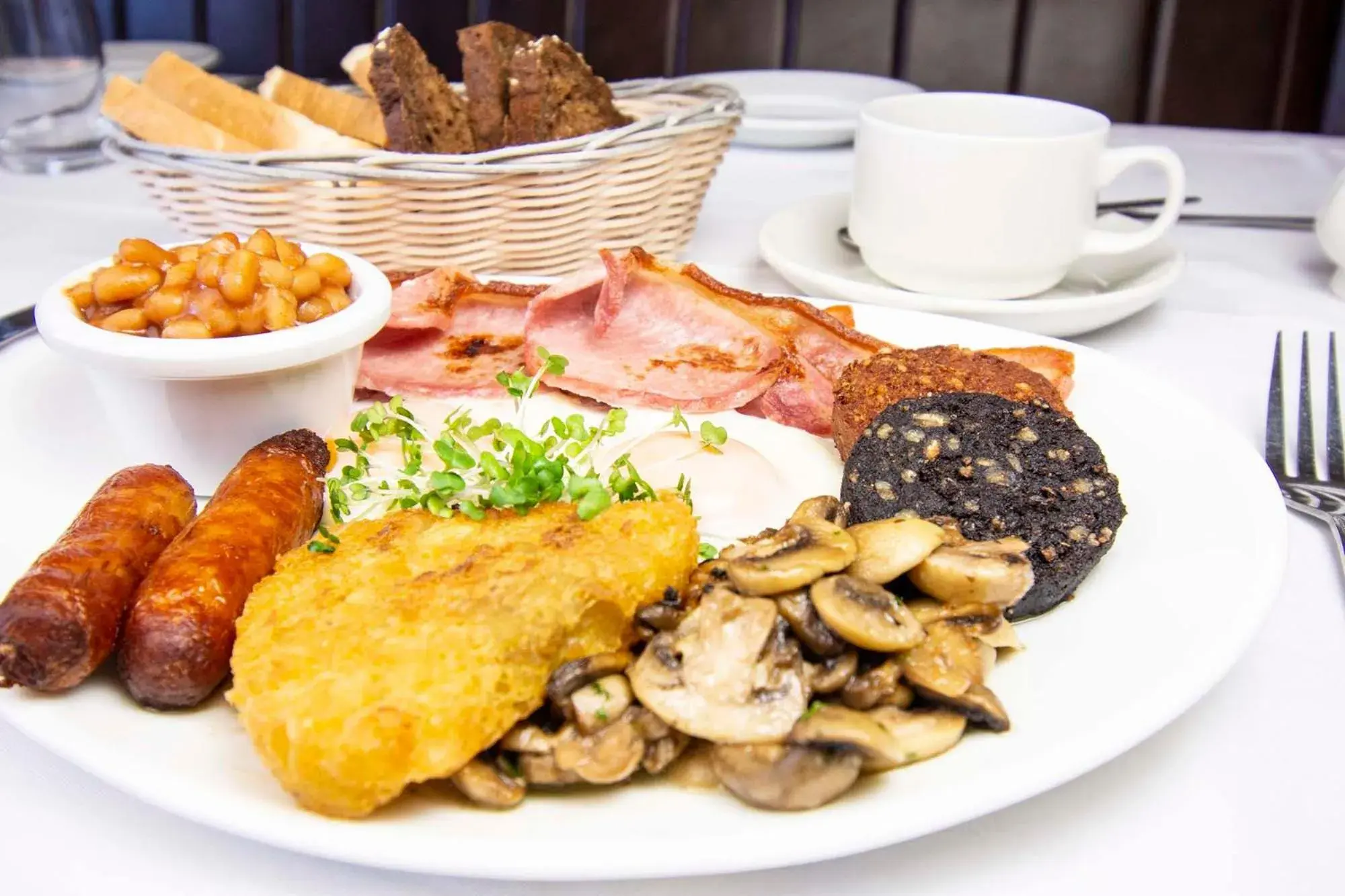 Double Room with Private Bathroom in Nevins Newfield Inn Ltd Double Room with Private Bathroom in Nevins Newfield Inn Ltd