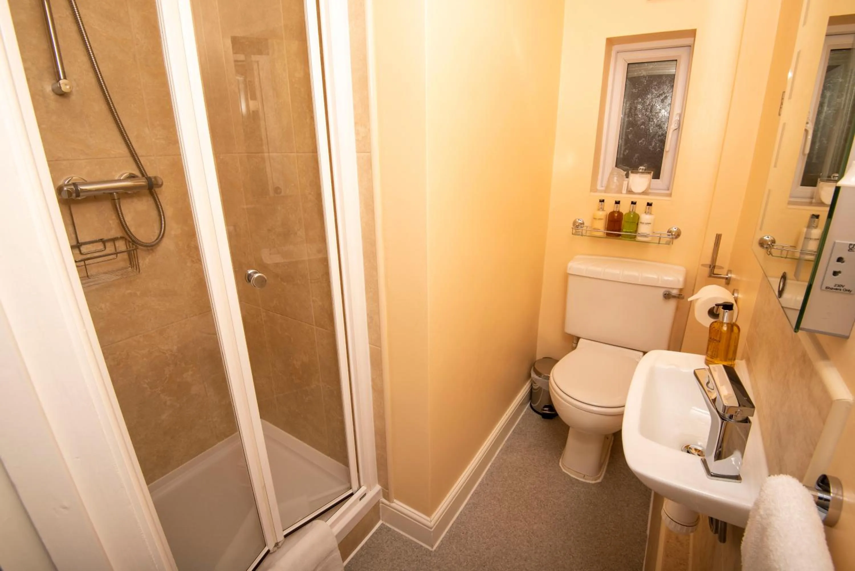 Bathroom in Bridleways Guesthouse & Holiday Homes